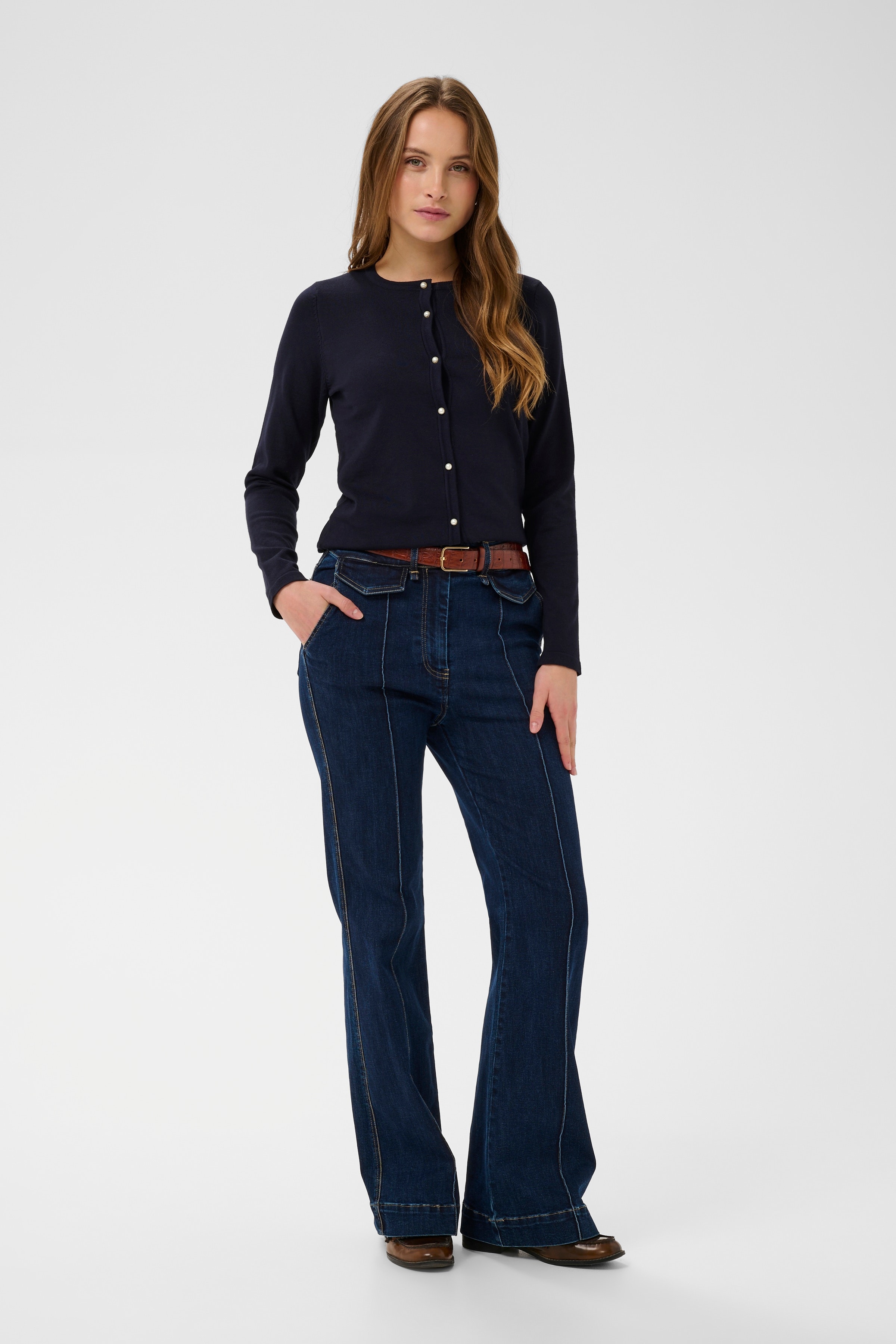 JemmaSZ Cardigan LOOKBOOK FRONT 30514120-193924