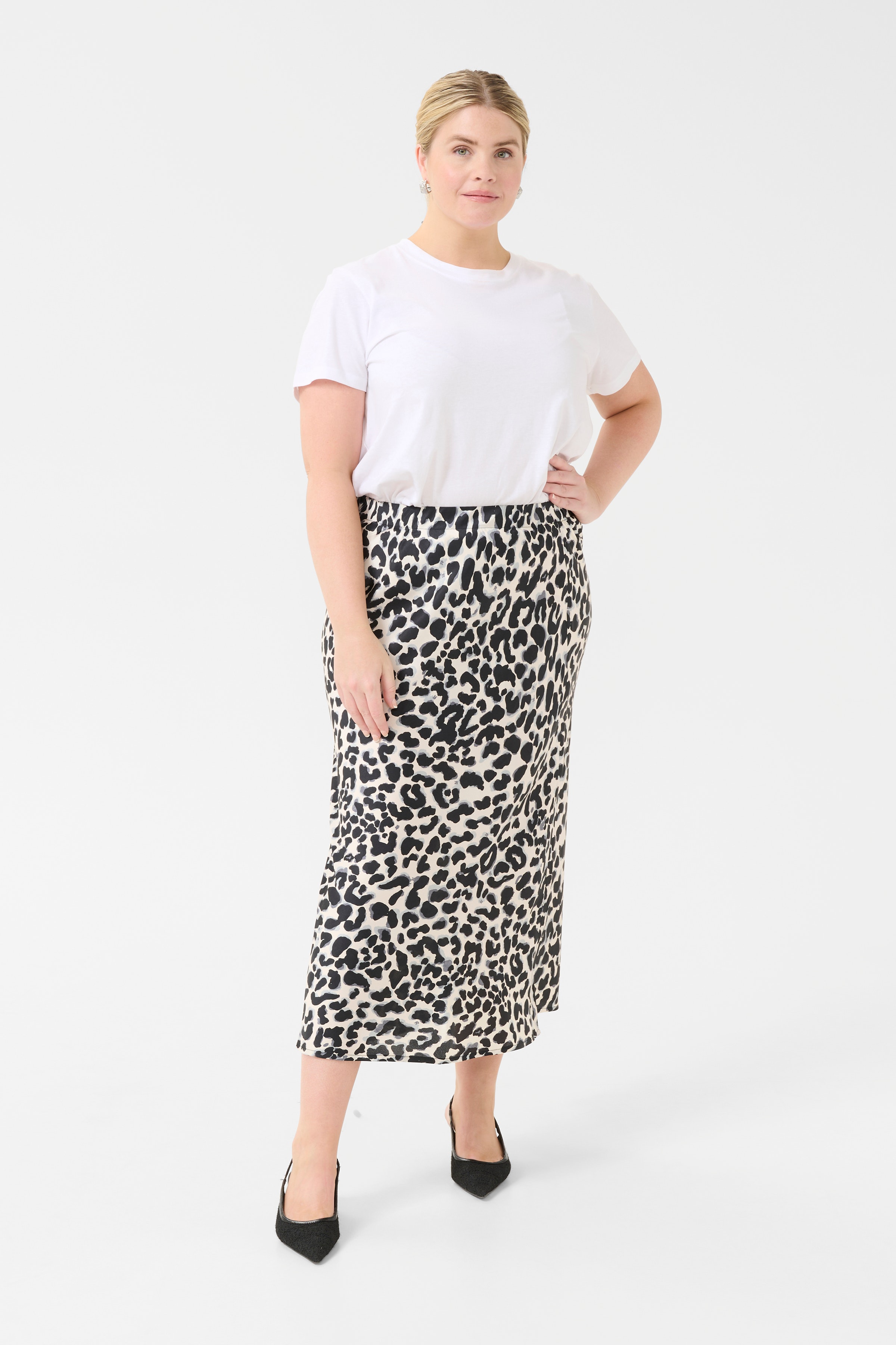 KCjuna Leopard Skirt LOOKBOOK FRONT 10583322-107798