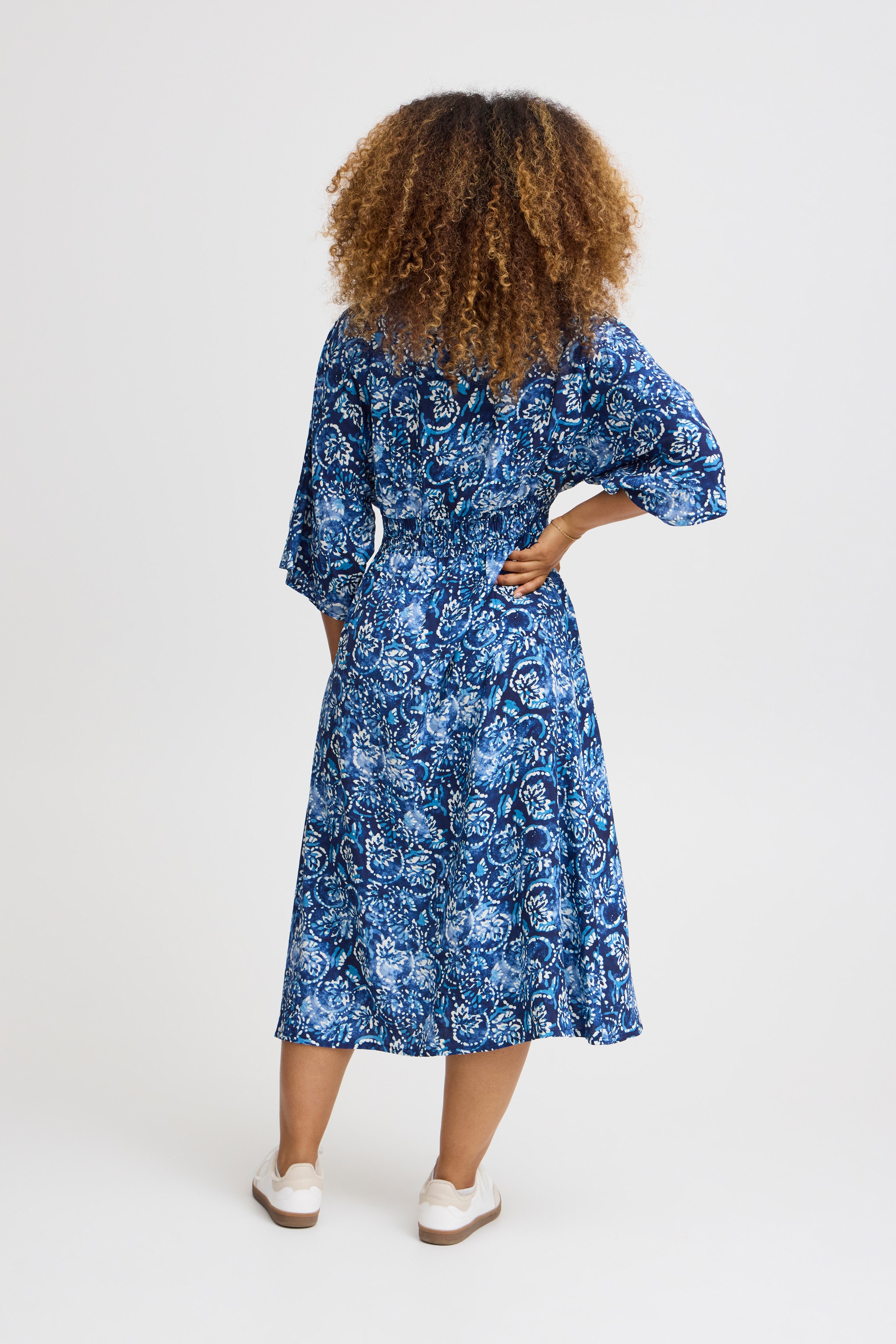 SBJANNIT Jurk LOOKBOOK BACK 22100638-193923