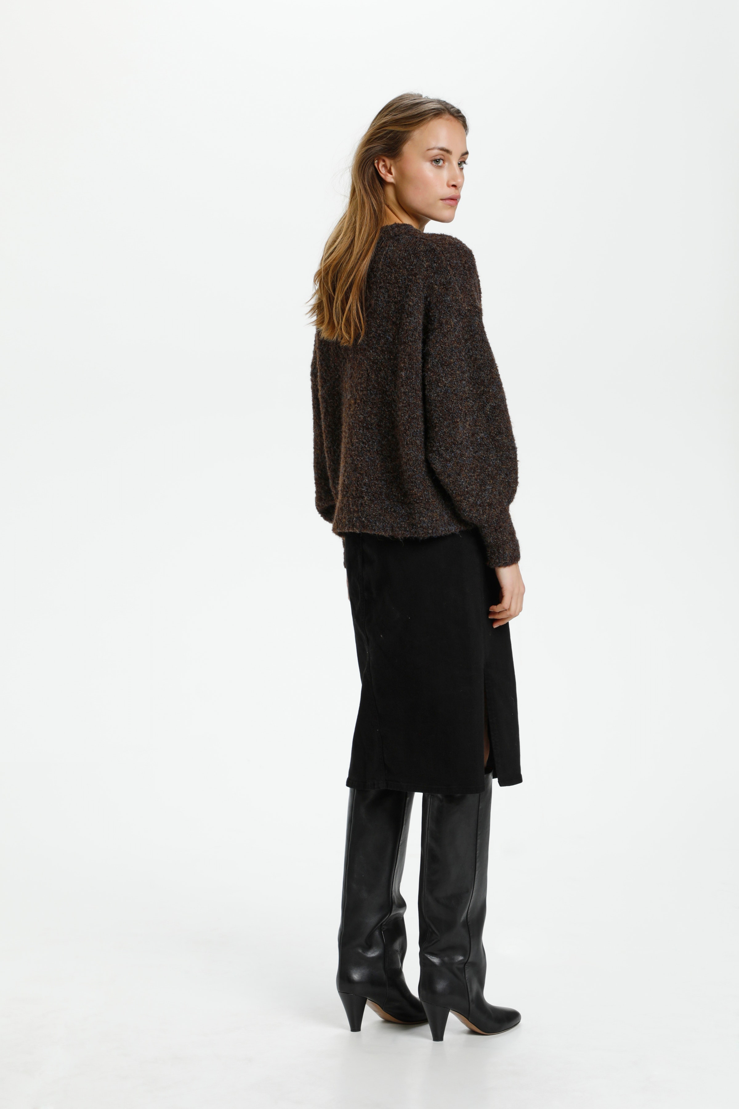SLAnnette Angel V-Neck Pullover LS

 LOOKBOOK BACK 30405631-1908101