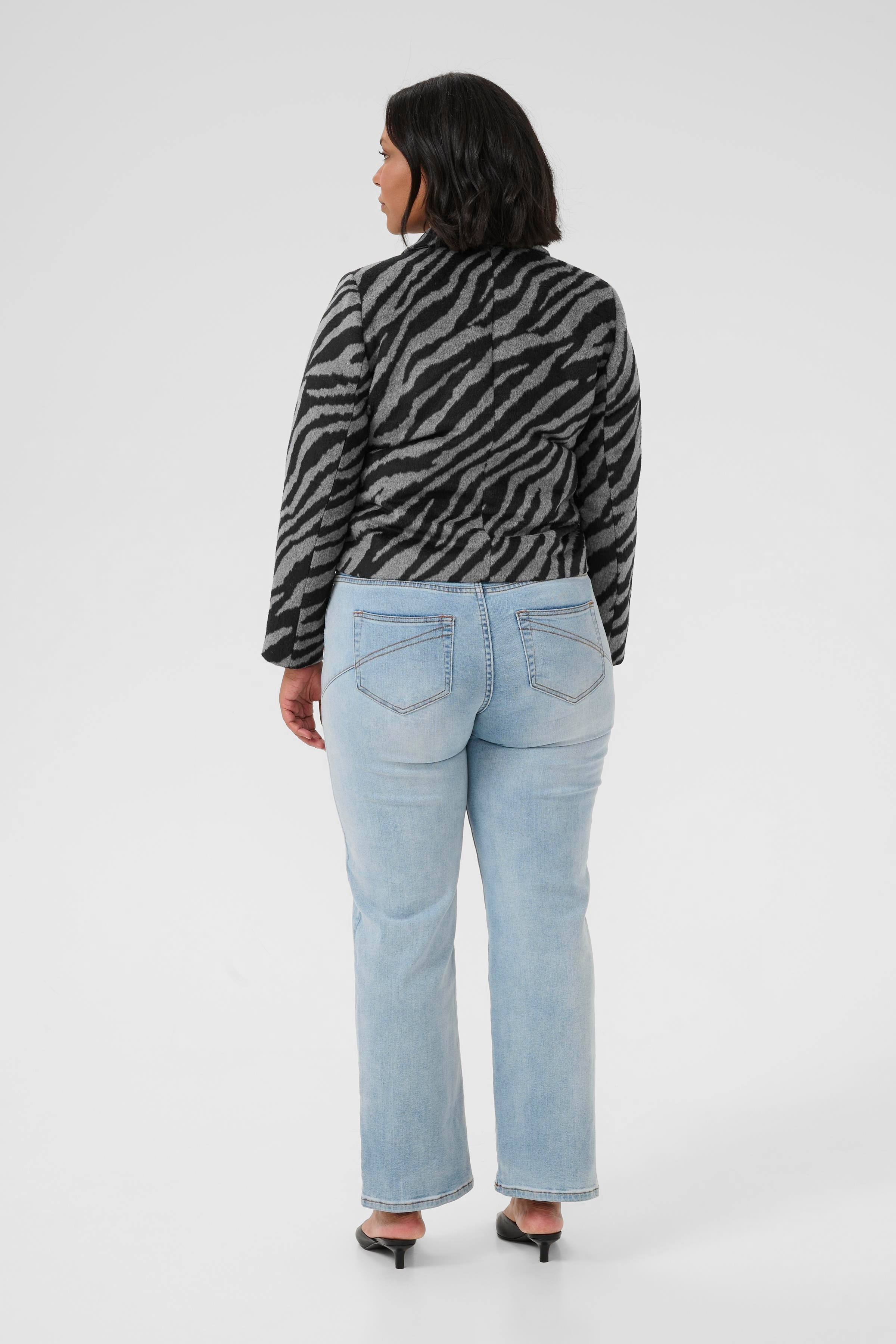 KCtori Outerwear LOOKBOOK BACK 10583492-107856