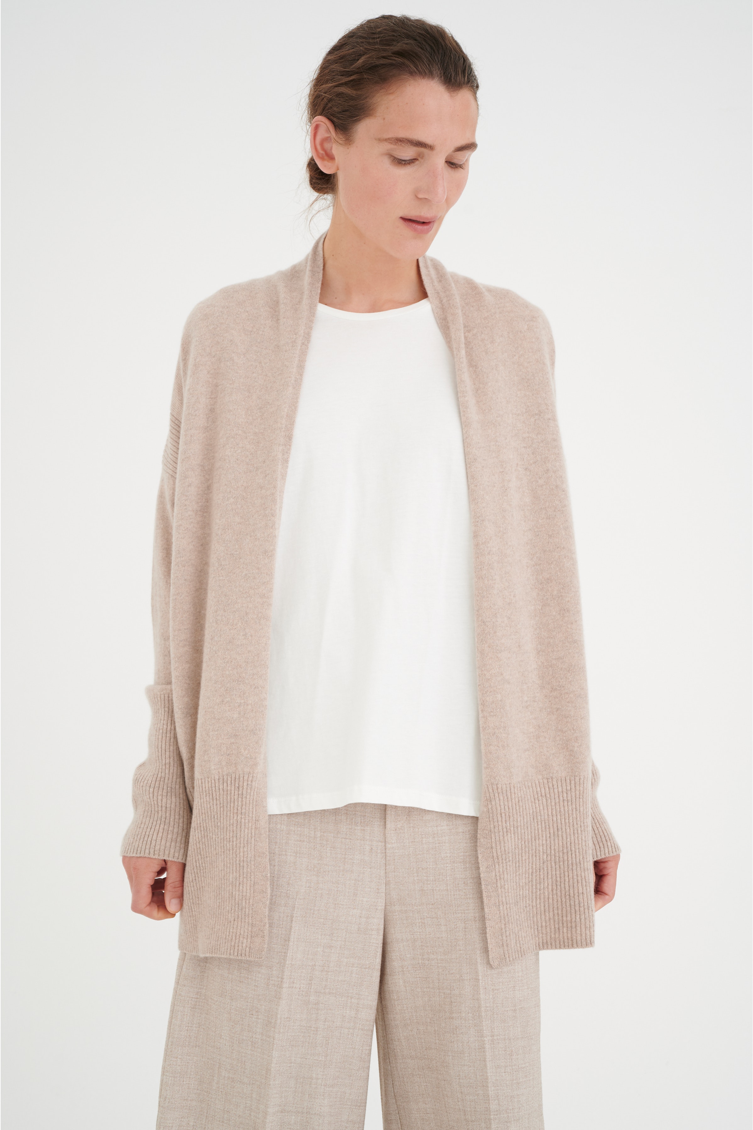 TaschIW Strikcardigan LOOKBOOK FRONT 30106694-300868