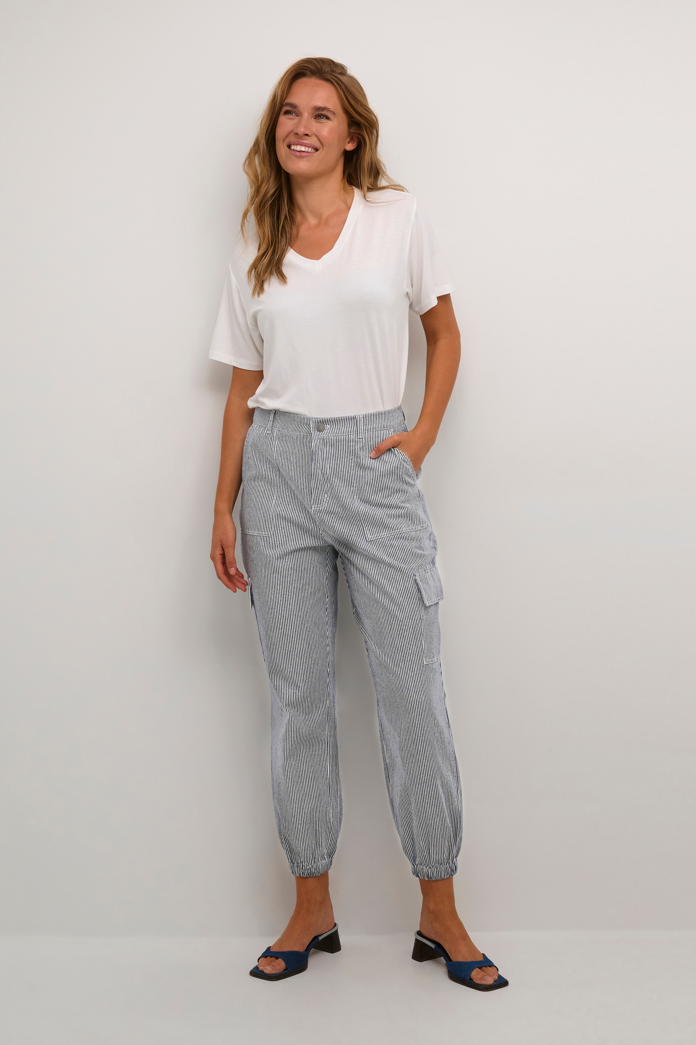 KAmarilla Hose LOOKBOOK FRONT 10508639-104850