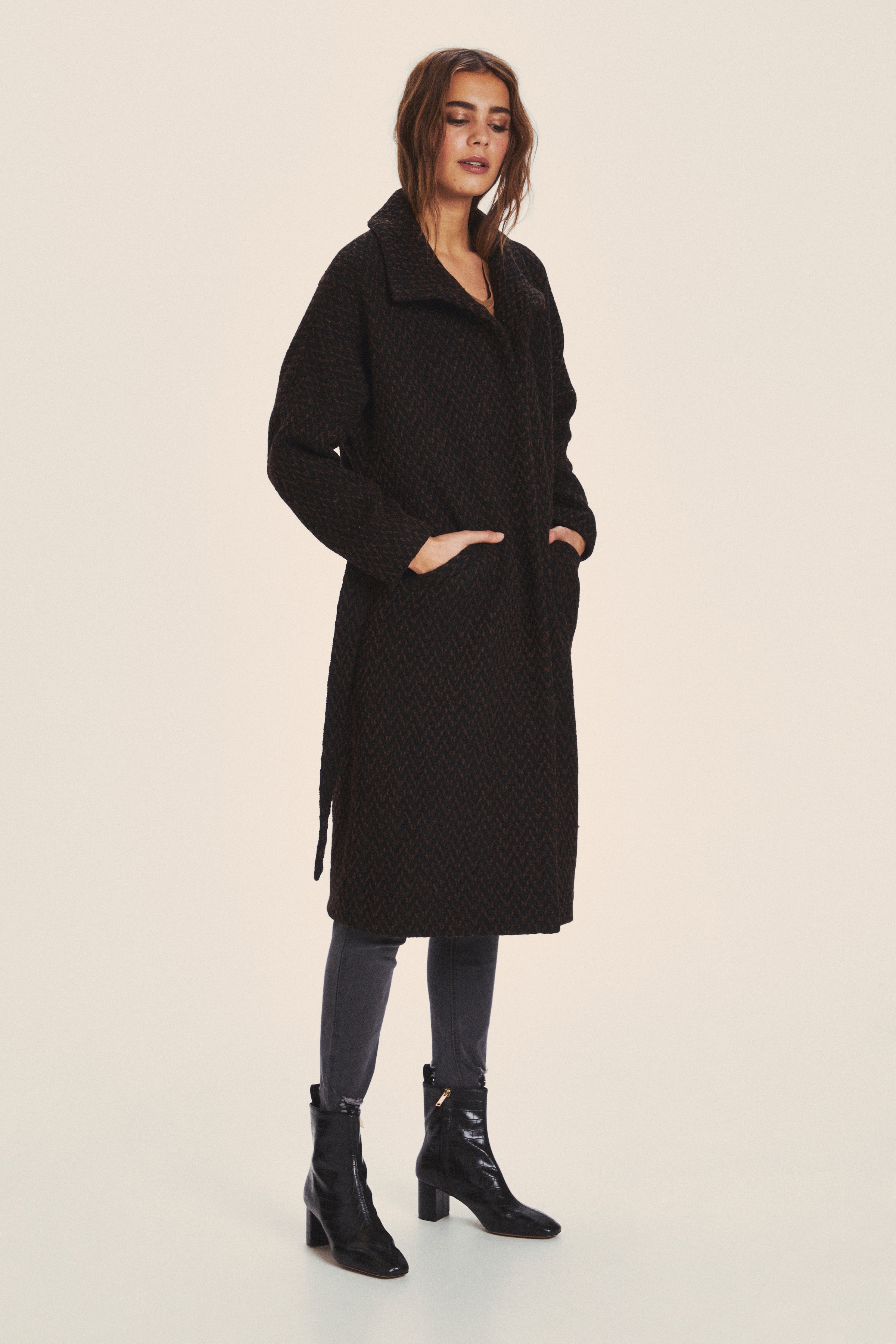 CRMalle coat | Ytterplagg LOOKBOOK FRONT 10608405-101521