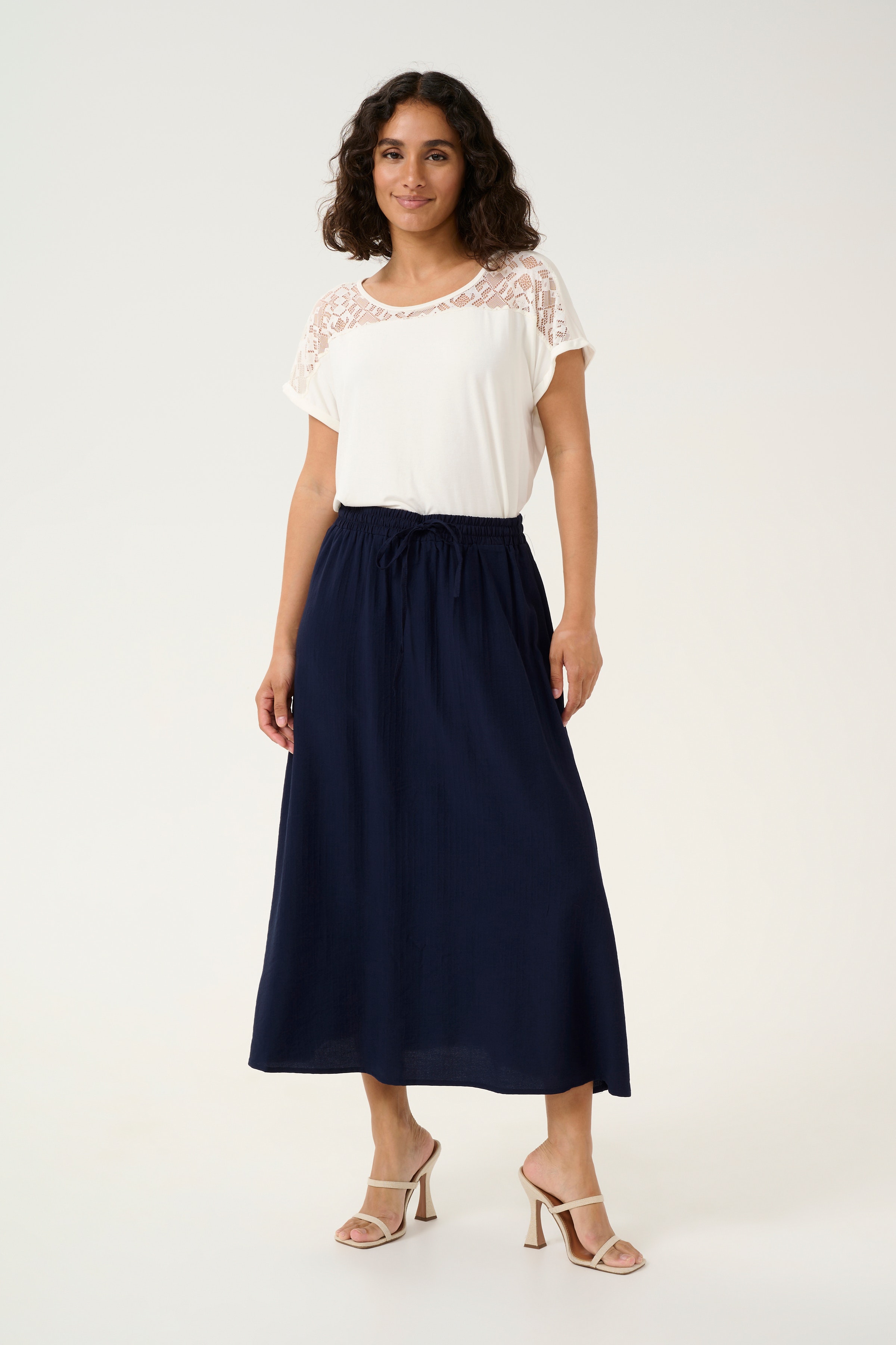 CRLori Skirt LOOKBOOK FRONT 10612608-193923