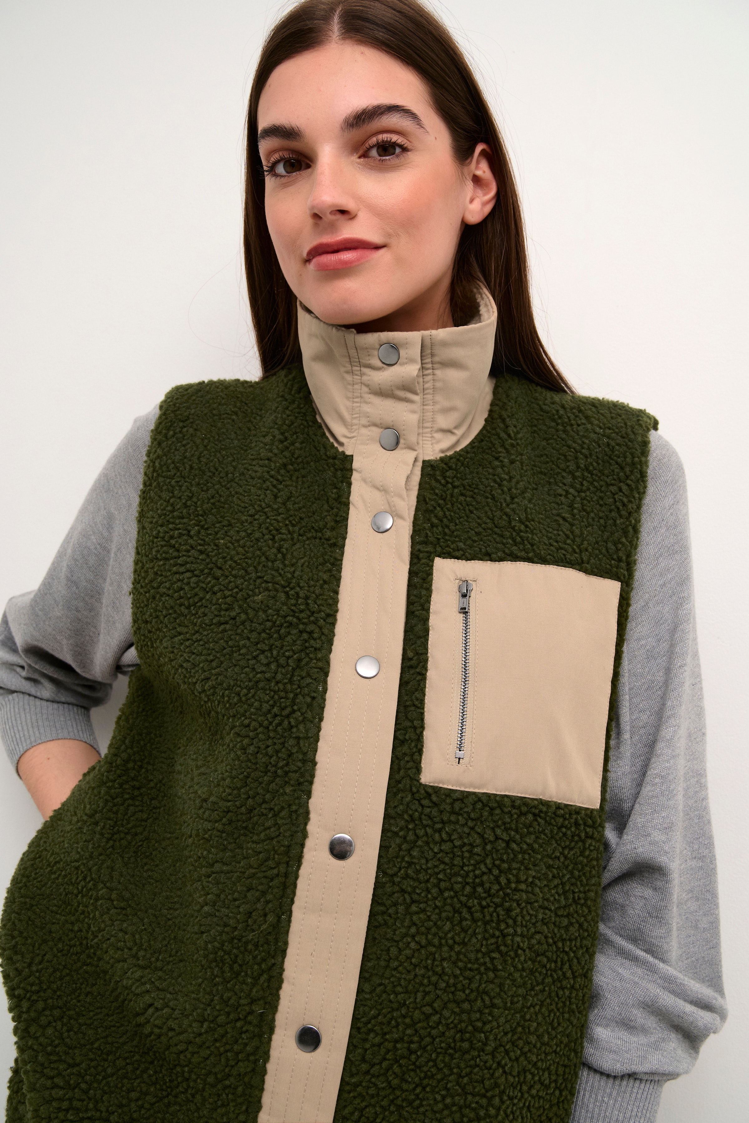 CUtally Teddy Fleece waistcoat LOOKBOOK DETAIL 50111246-190515