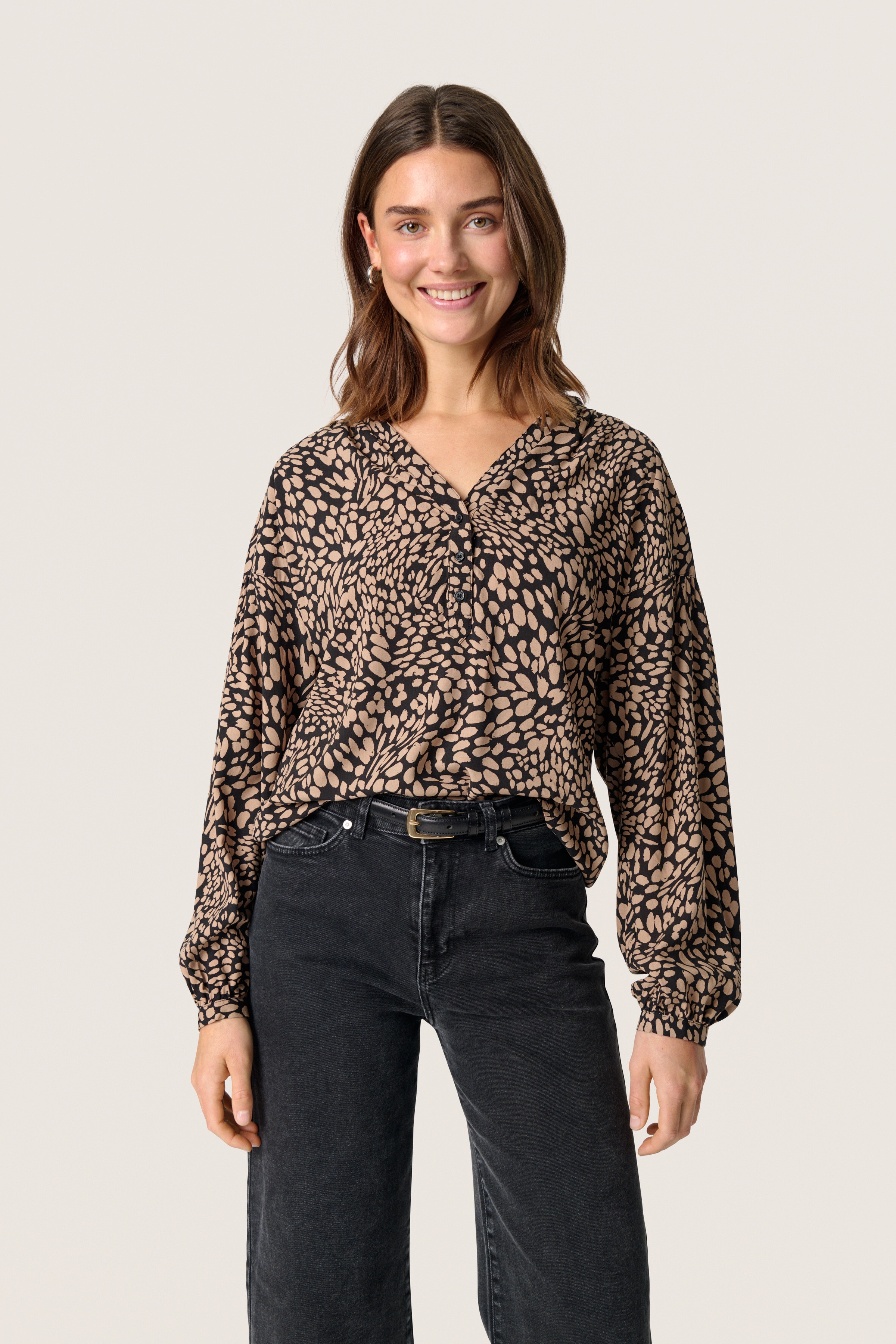 SLNaya Blouse LOOKBOOK FRONT 30408028-303509