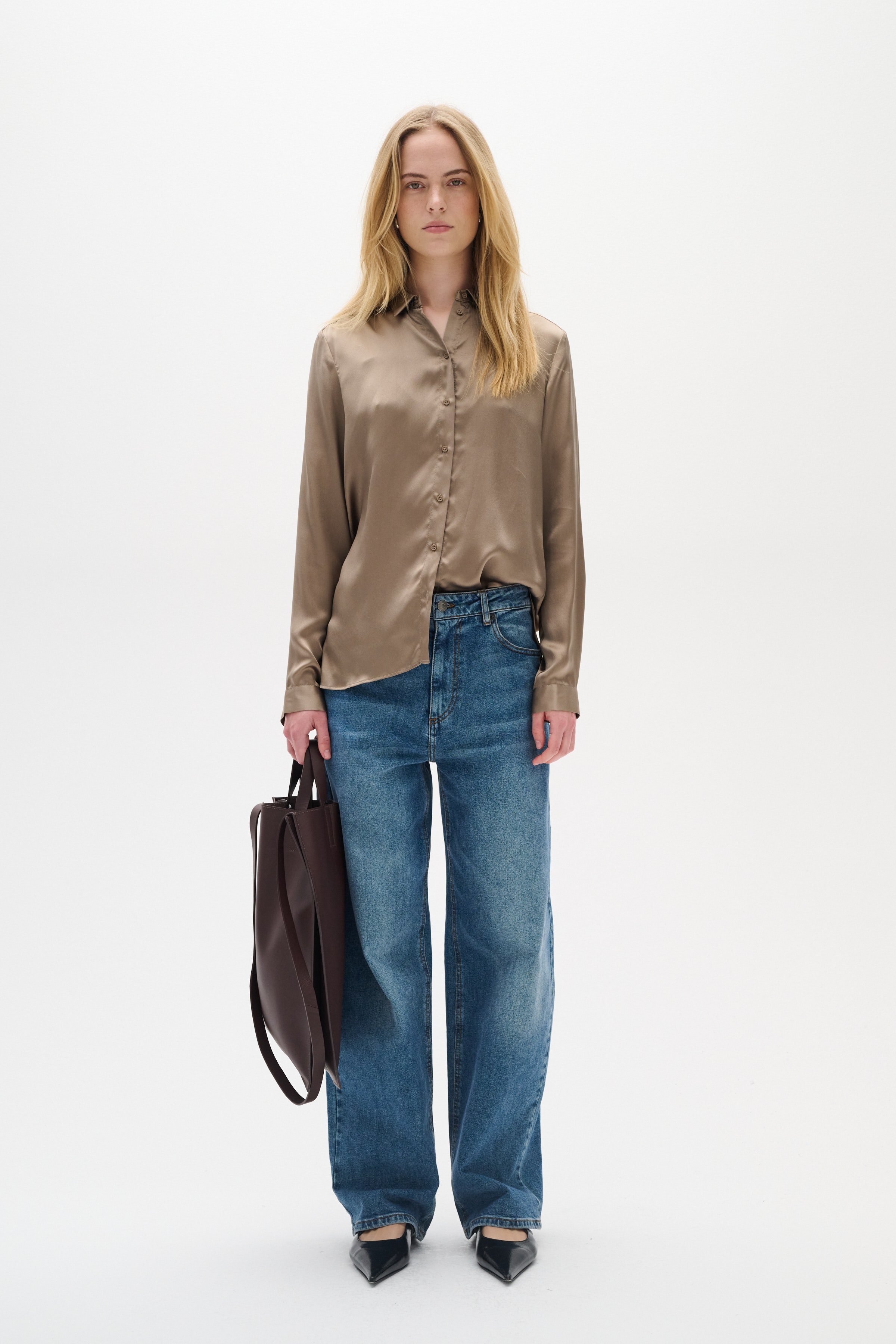 LeonoreIW Silke Skjorte Premium LOOKBOOK FRONT 30104237-10114