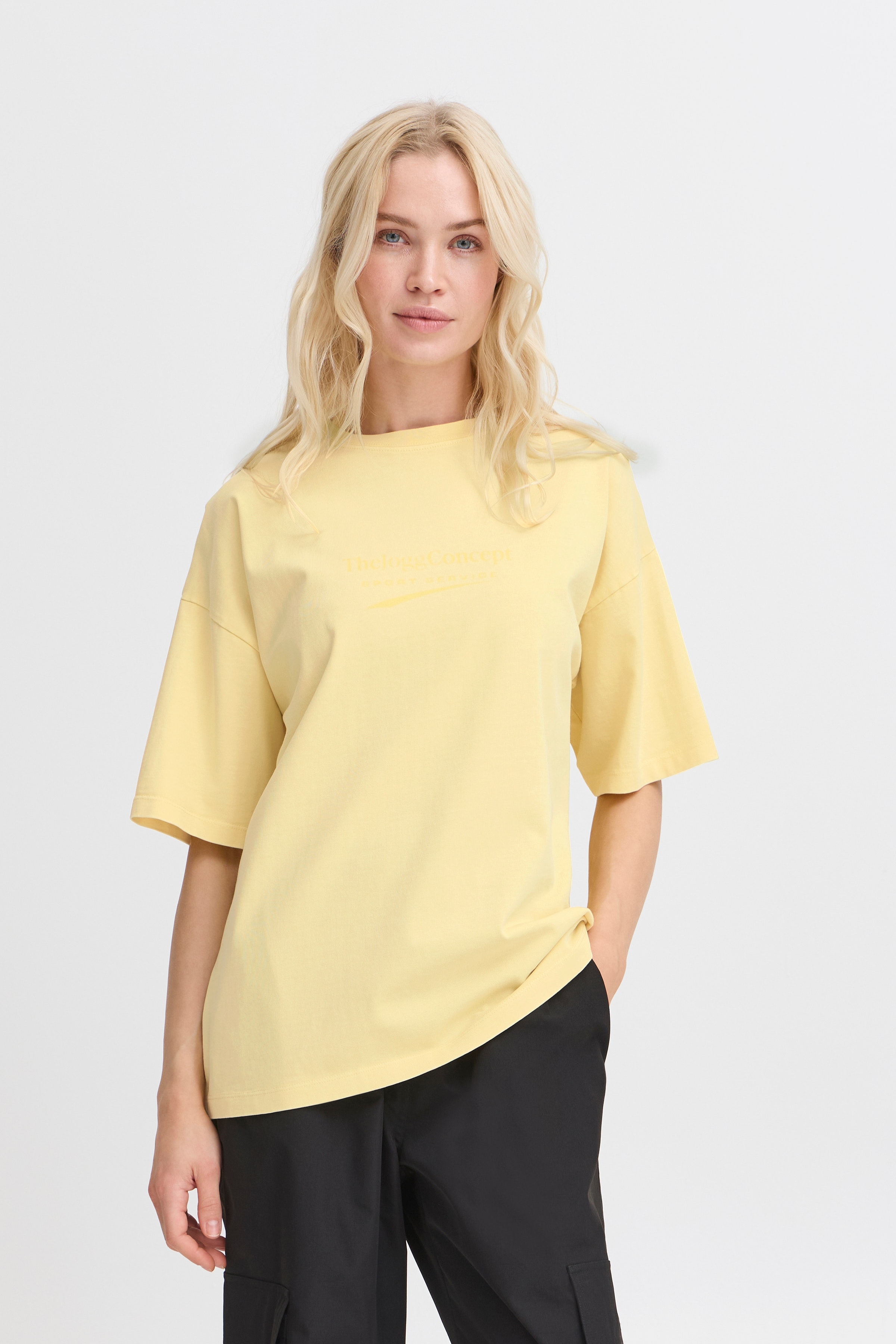 JCSADIA T-shirt LOOKBOOK FRONT 22800804-120824