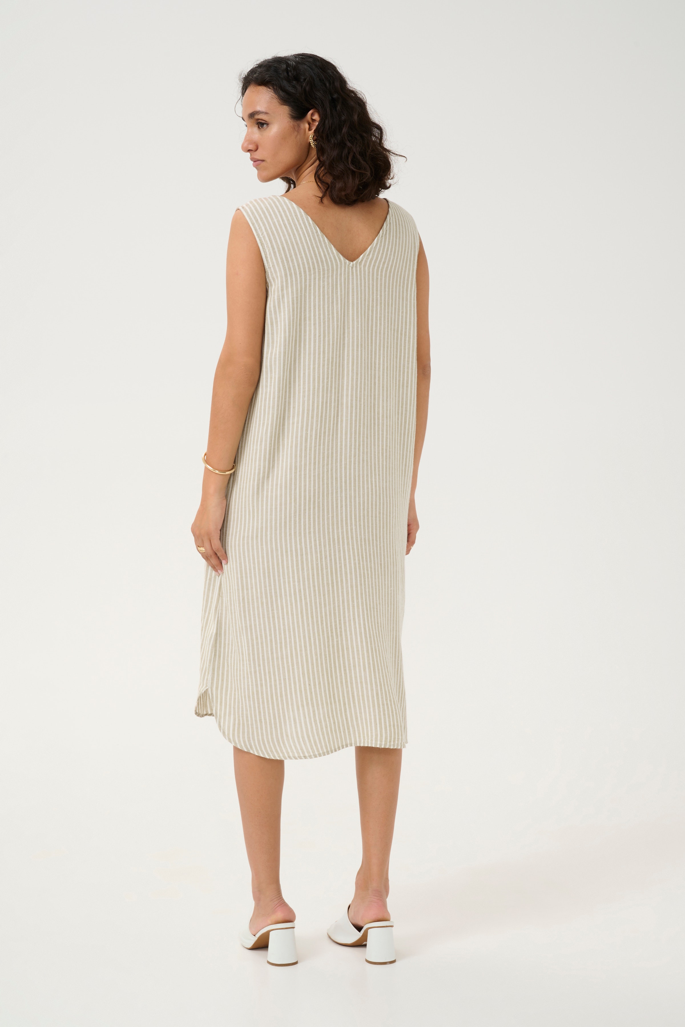 KAmilla Linen Dress LOOKBOOK BACK 10508835-105466