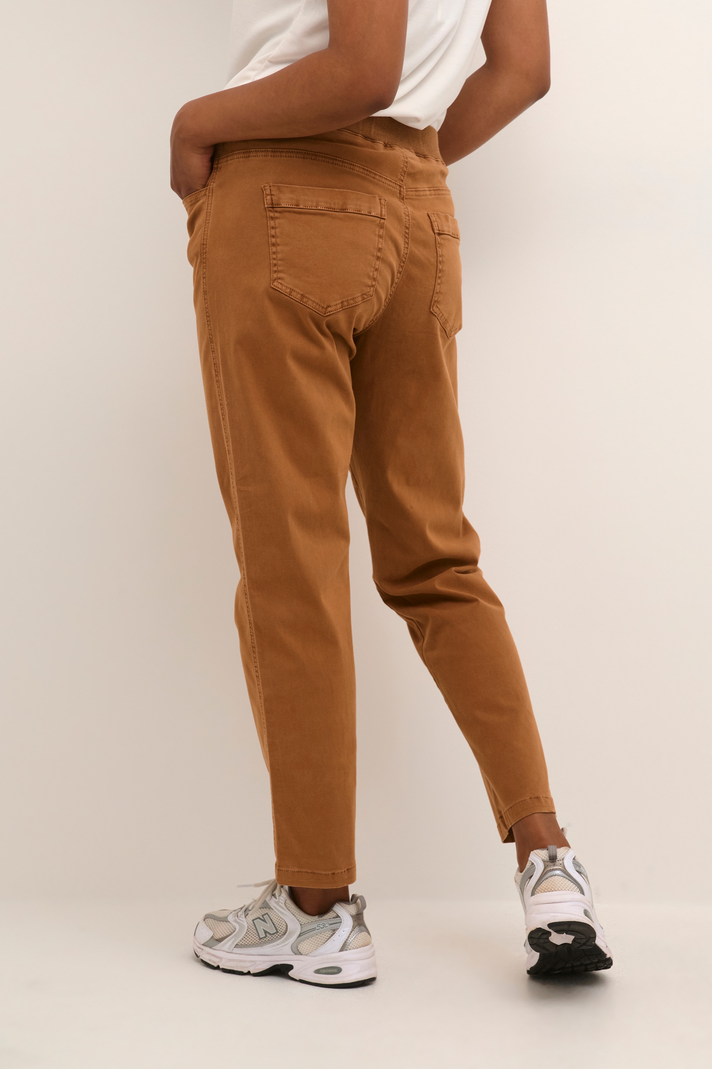 BPhelena Byxor LOOKBOOK BACK 10590524-180933B