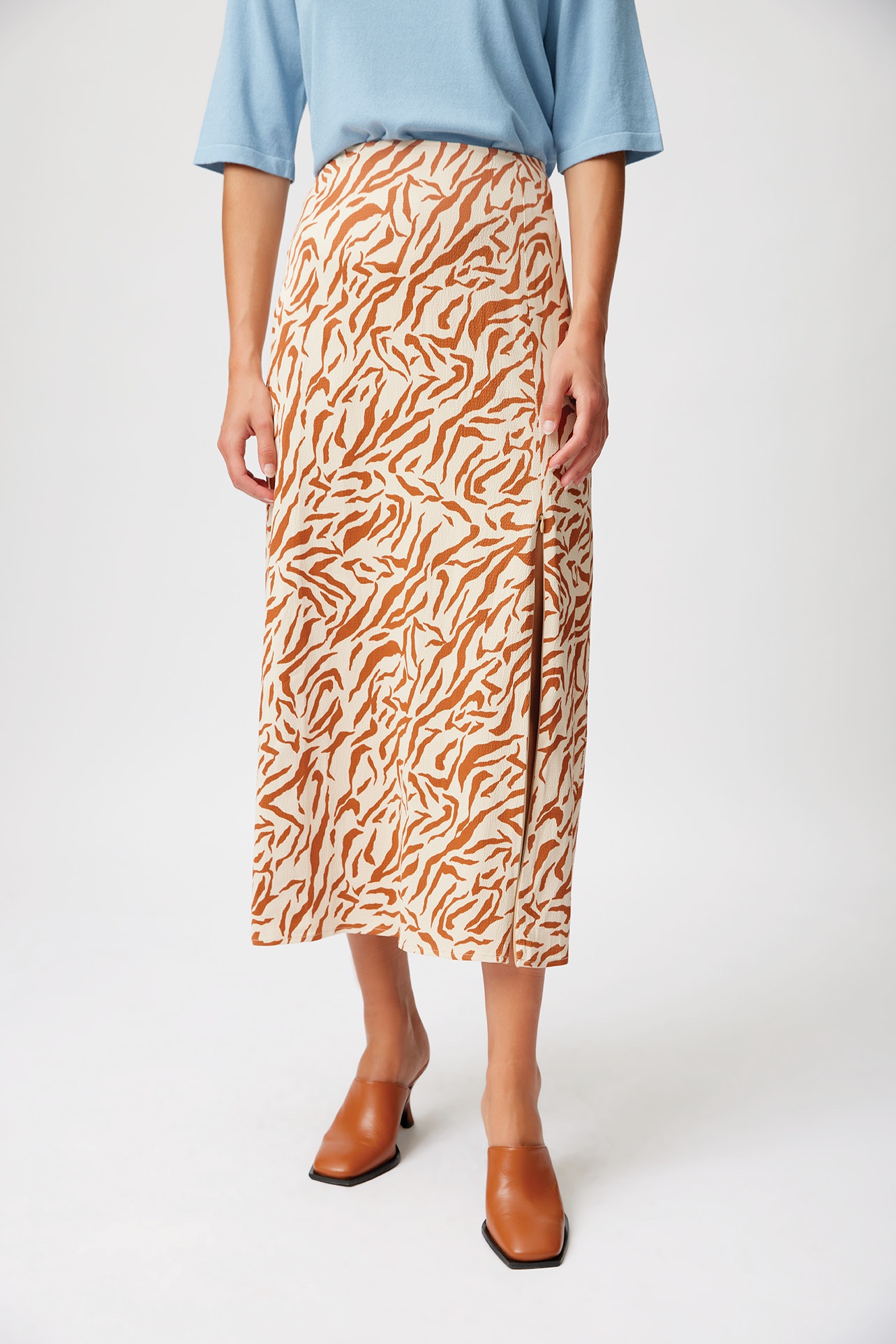 NeneGZ Skirt LOOKBOOK FRONT 10905999-102498