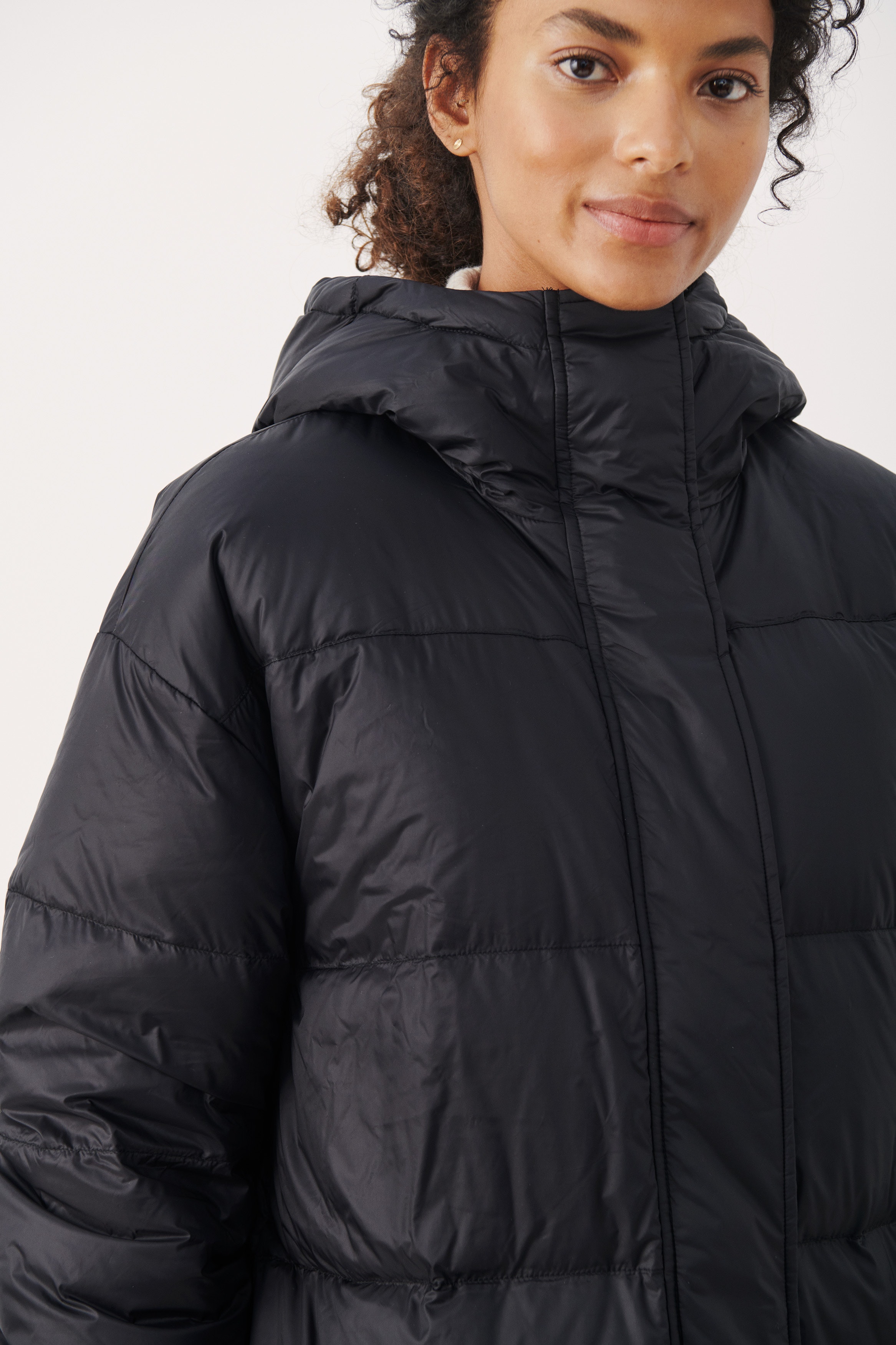 ReemPW Mantel LOOKBOOK DETAIL 30306917-194008