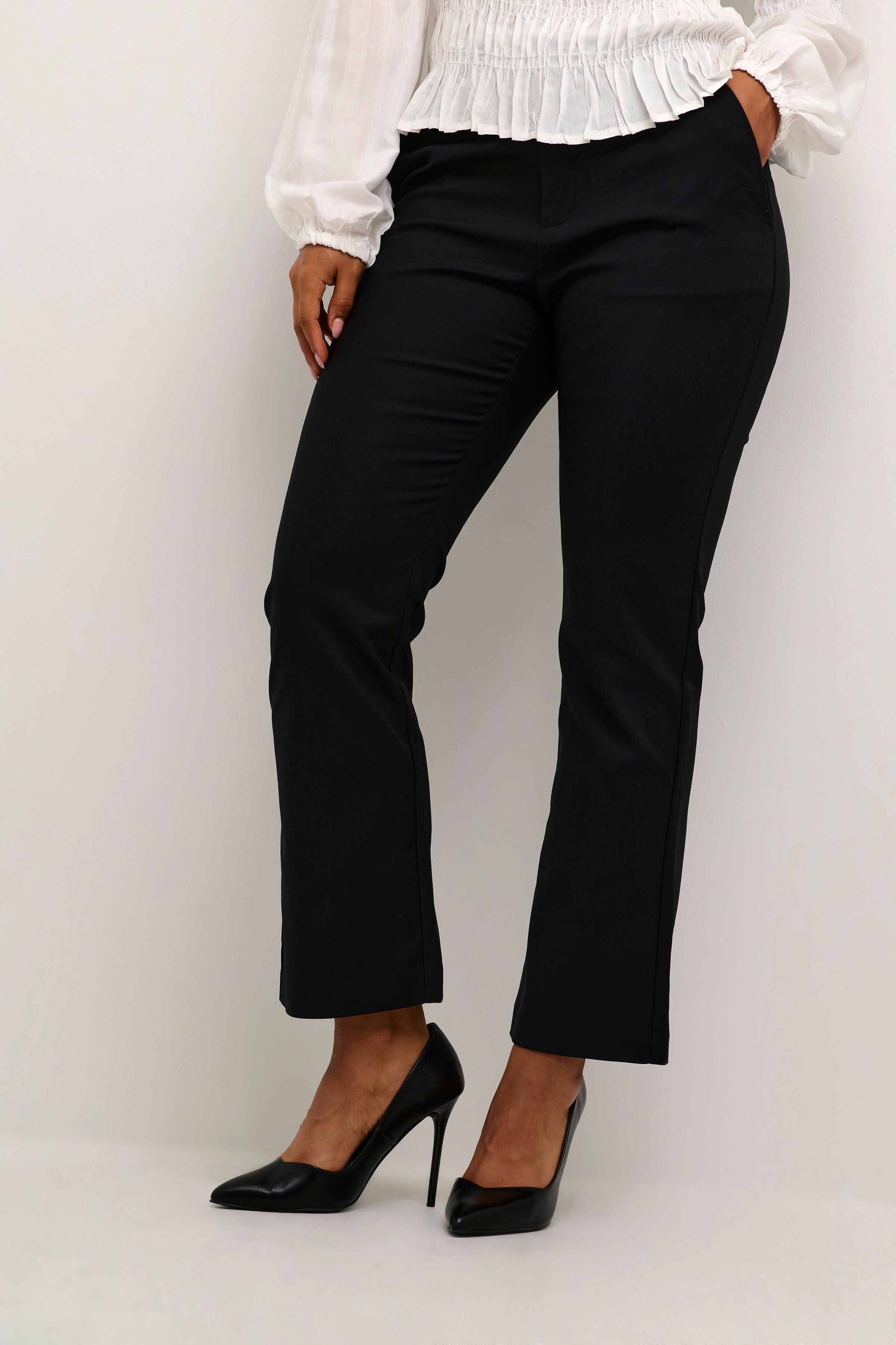 CRFirana Trousers LOOKBOOK FRONT 10611870-100120
