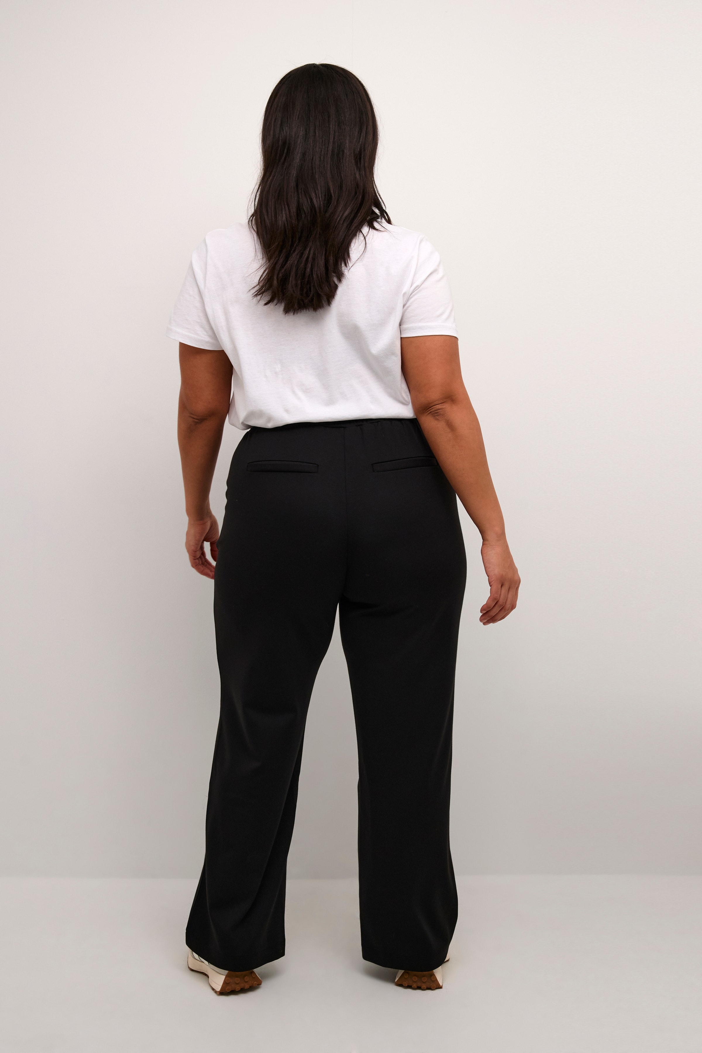 KCjenna Straight Trousers LOOKBOOK BACK 10582248-100121