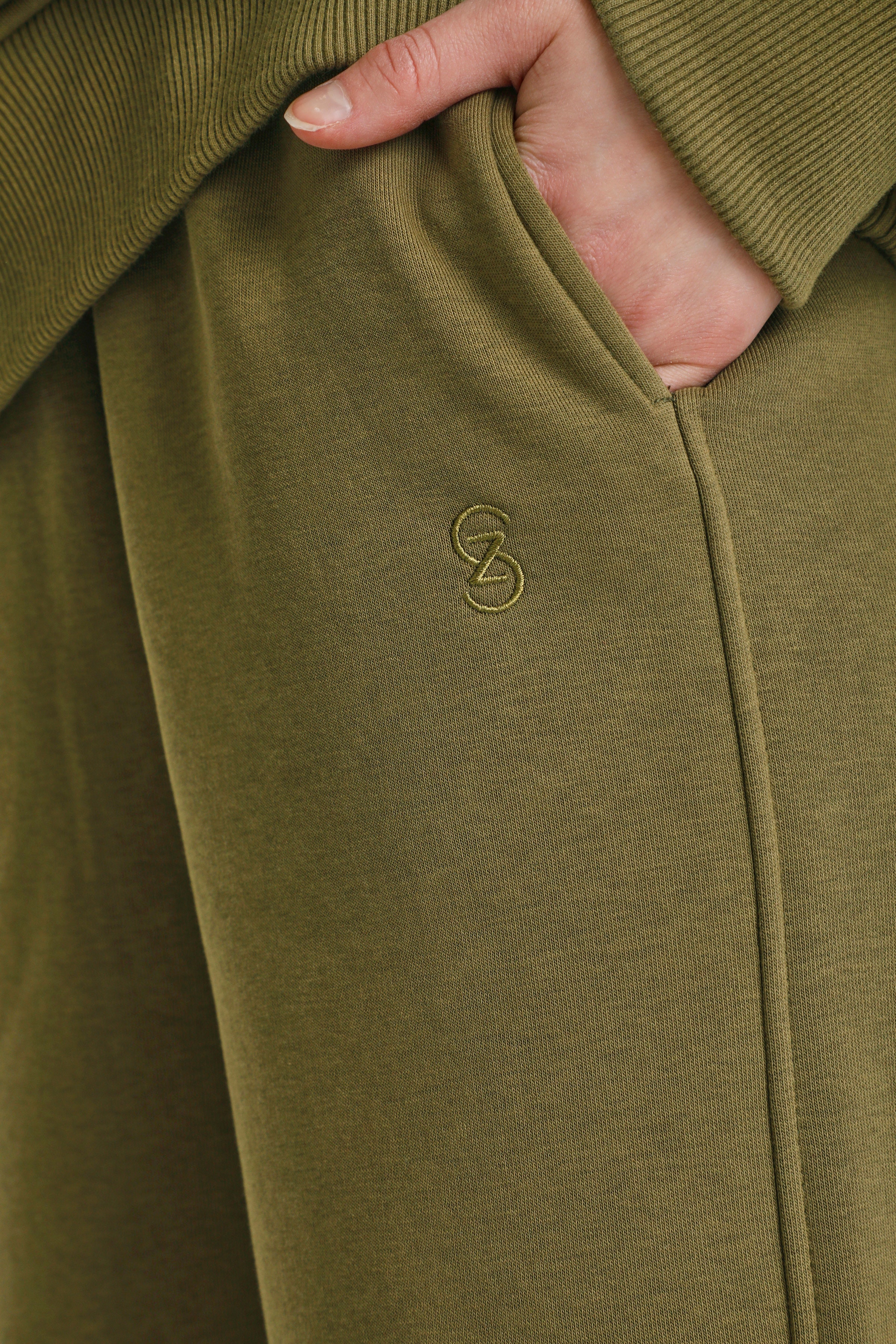 RubiGZ Trousers LOOKBOOK DETAIL 10905447-180820