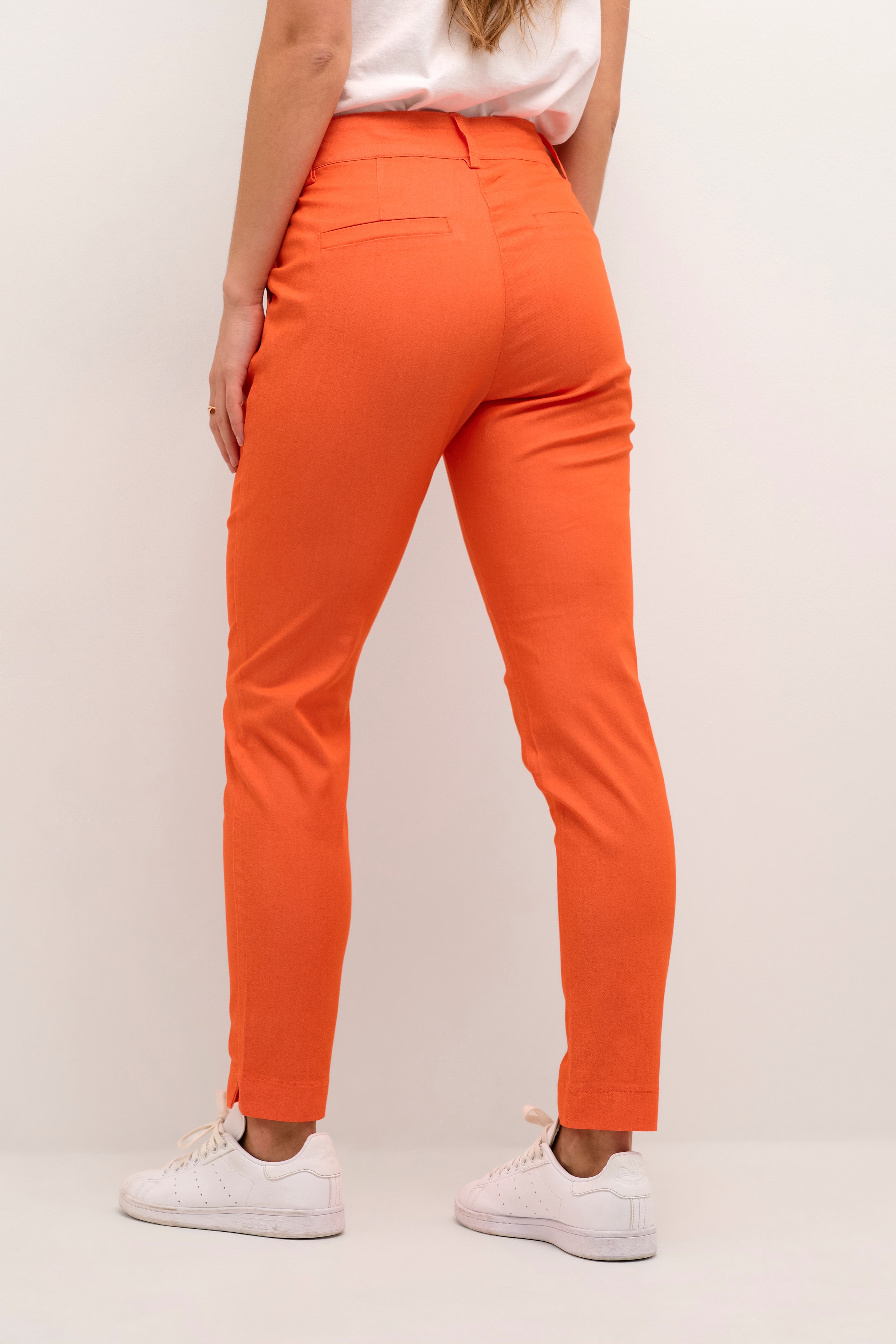KAlea Bukser LOOKBOOK FRONT 10505191-161362