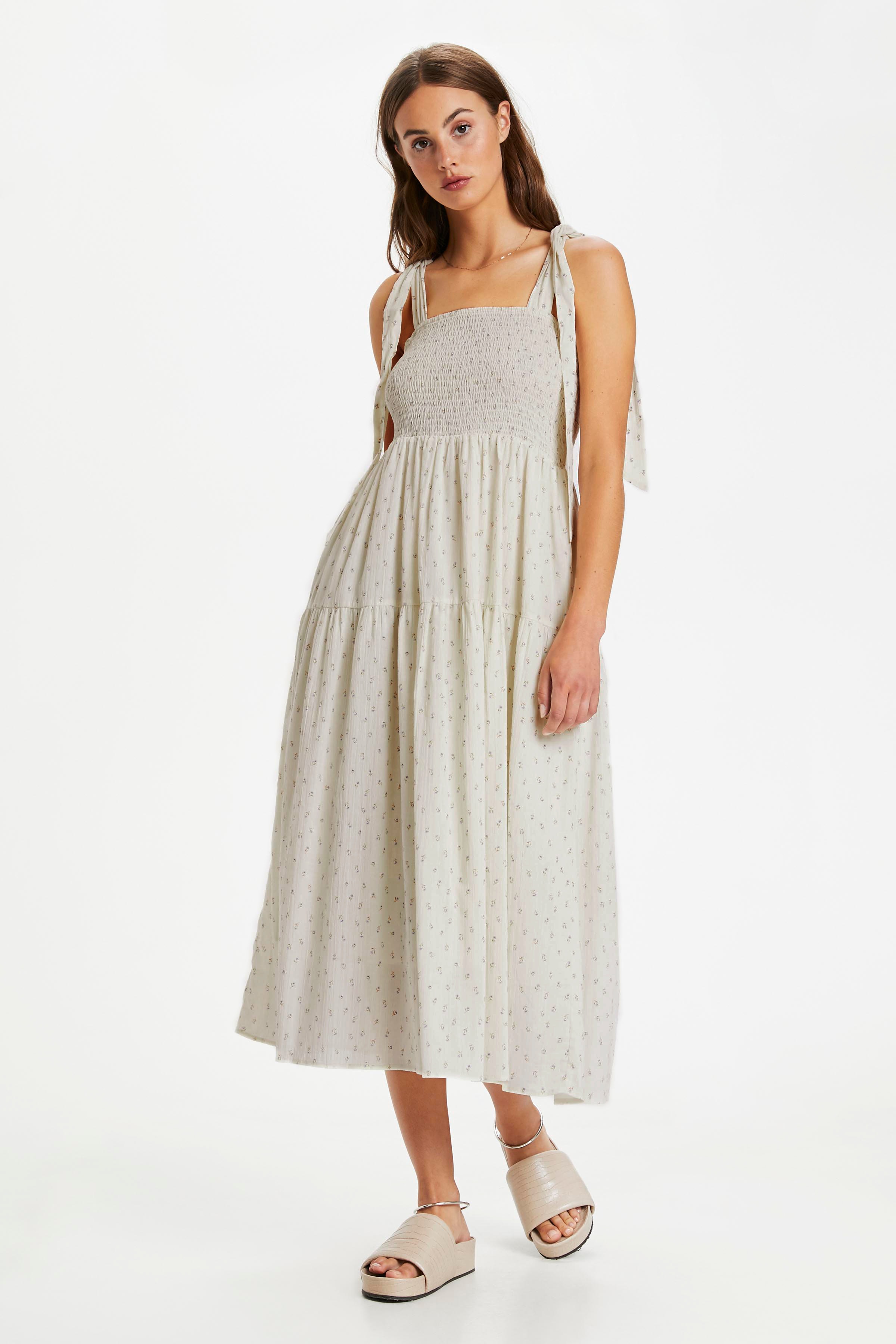 SLDandy Dress LOCATION NONE 30405472-300572