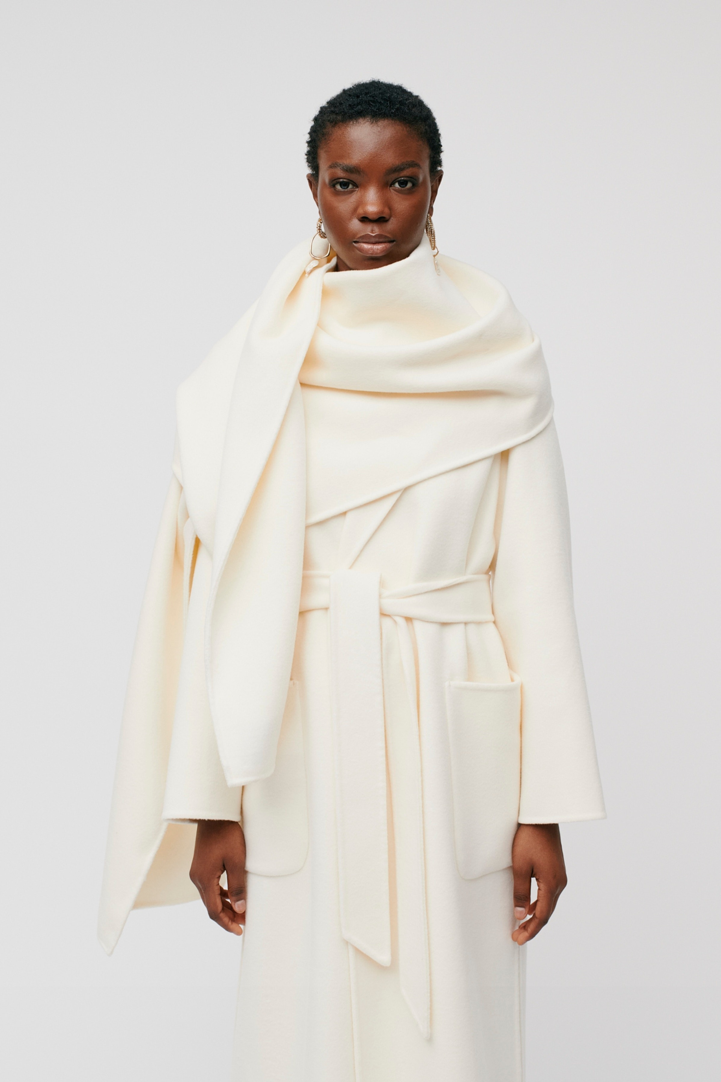 AMY Scarf LOOKBOOK FRONT 30600775-WH015