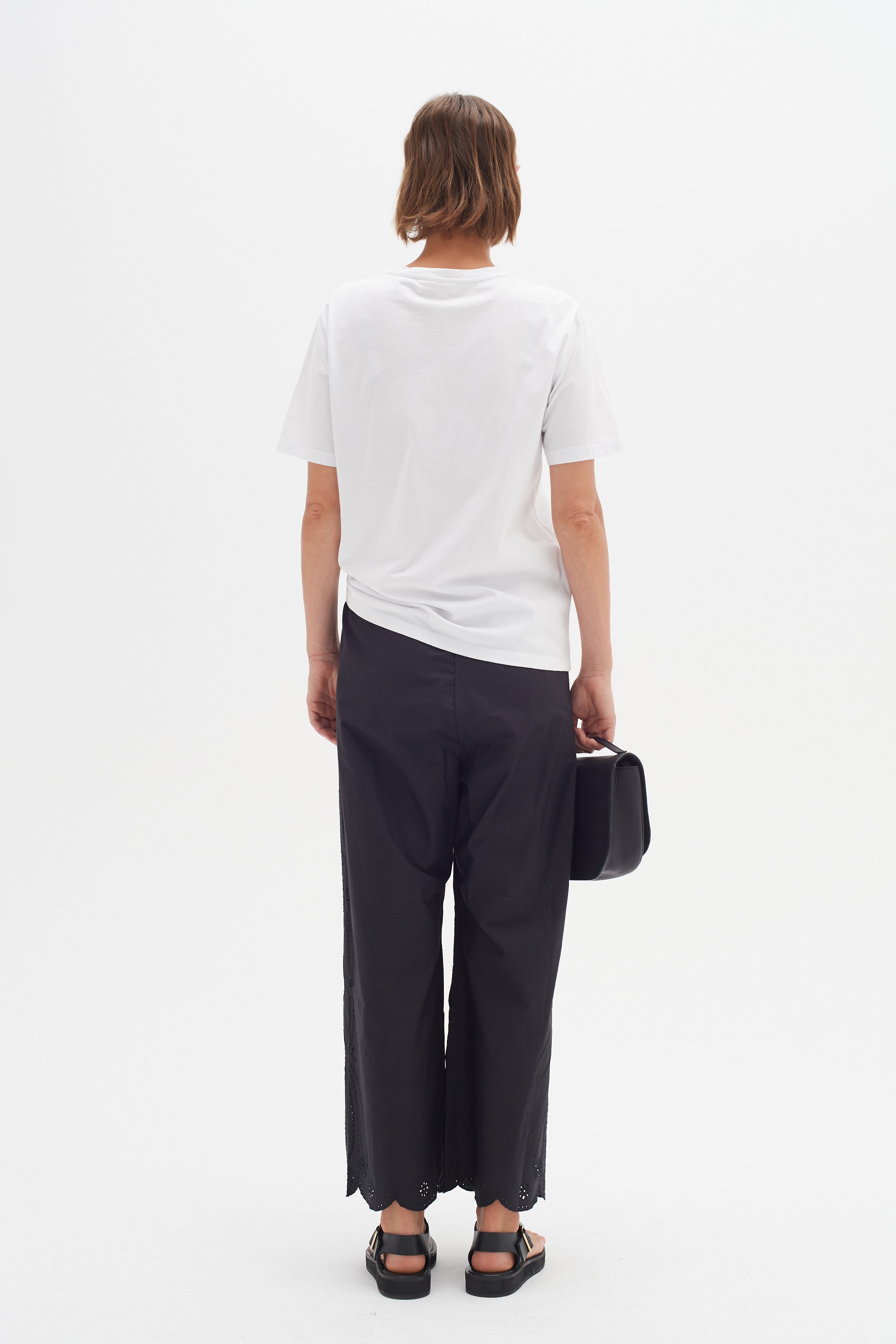 ThinaIW Trousers LOOKBOOK BACK 30108296-194008