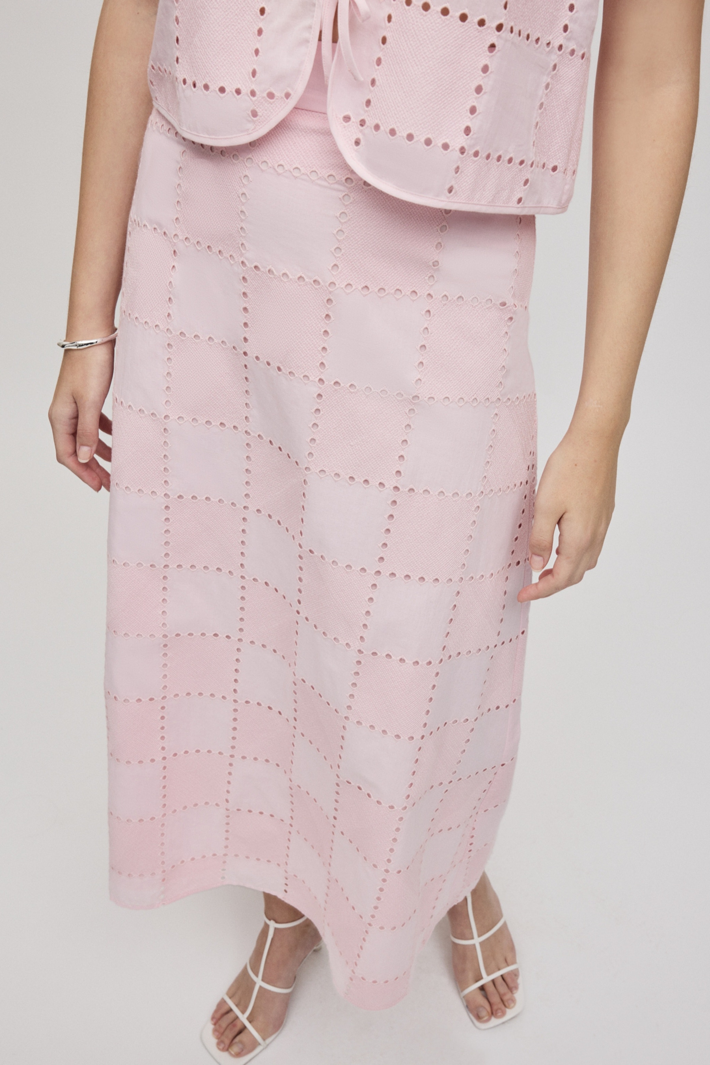 SAMANTHA Skirt LOOKBOOK FRONT 30600529-PI636