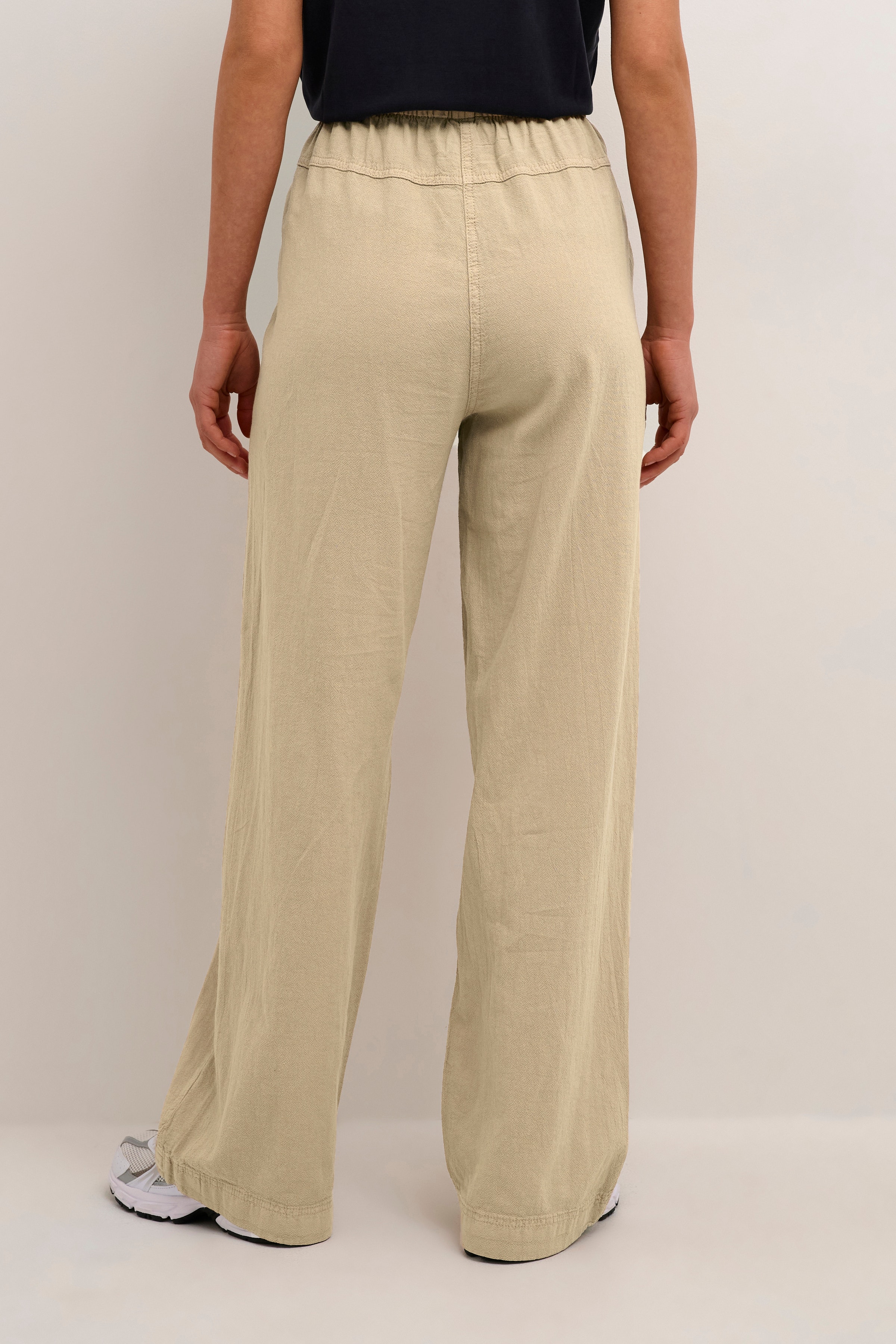 KAnaya Trousers LOOKBOOK BACK 10507661-101239