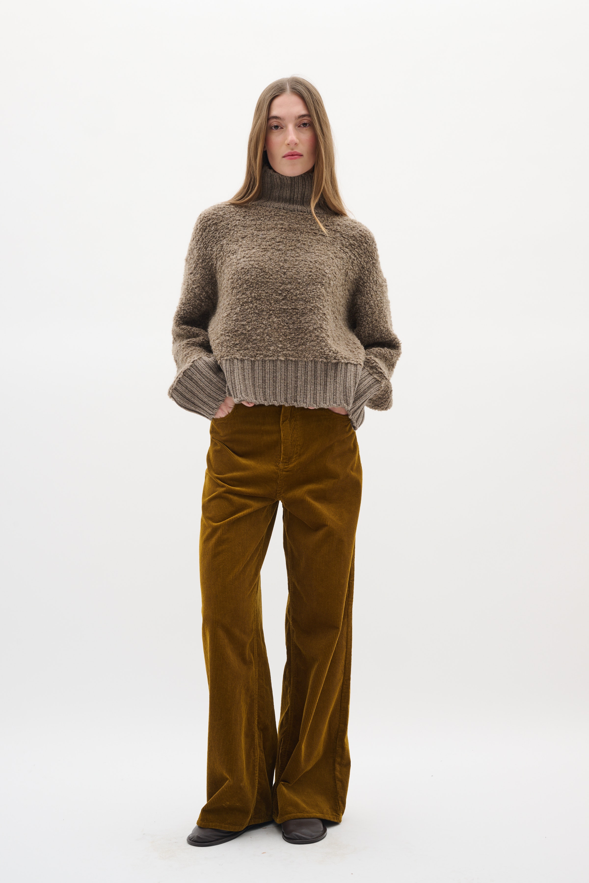 GuoIW Highneck Pullover LOOKBOOK FRONT 30110937-1813041