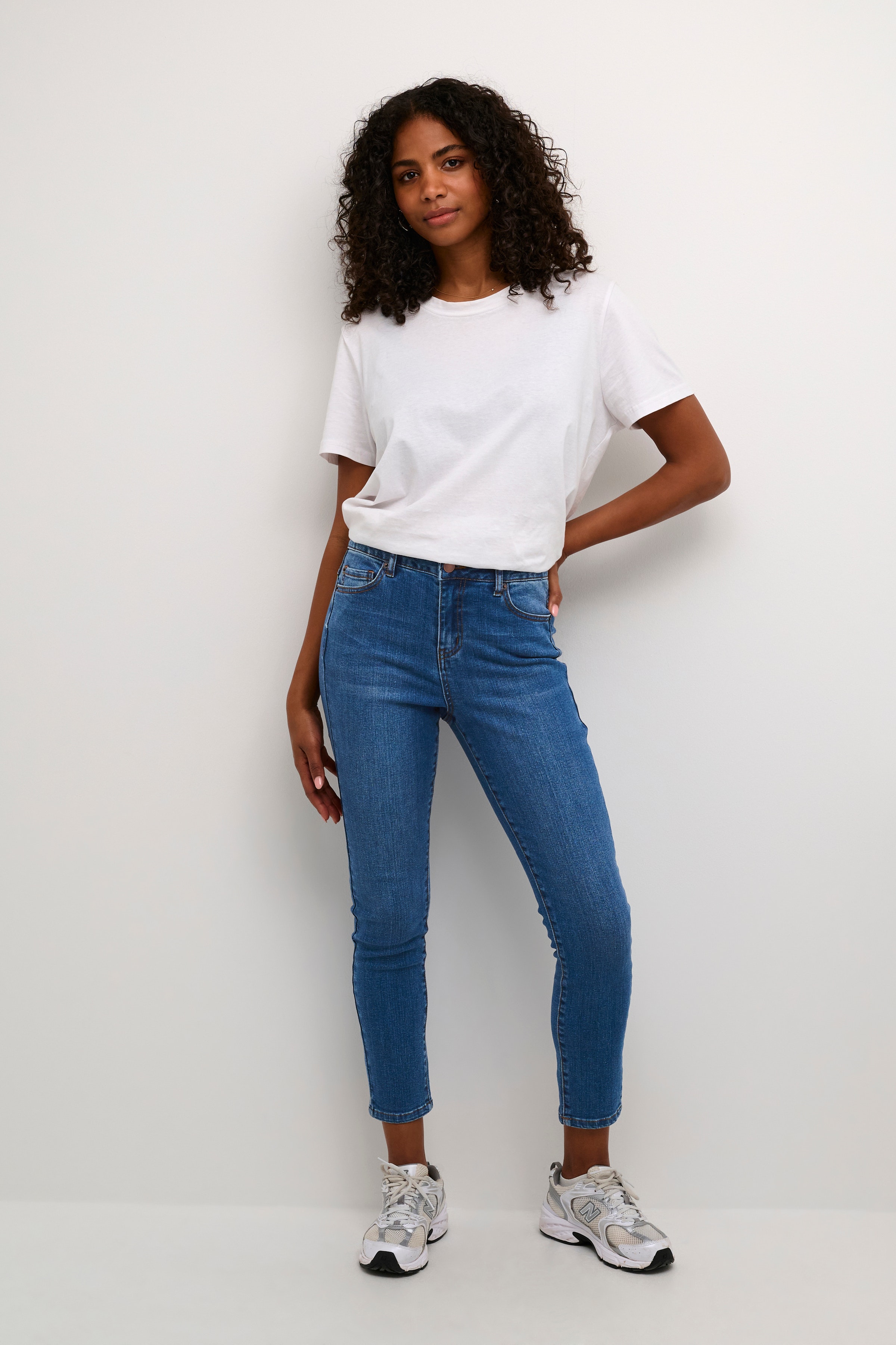 KAsinem Cropped Jeans LOOKBOOK FRONT 10506130-102272