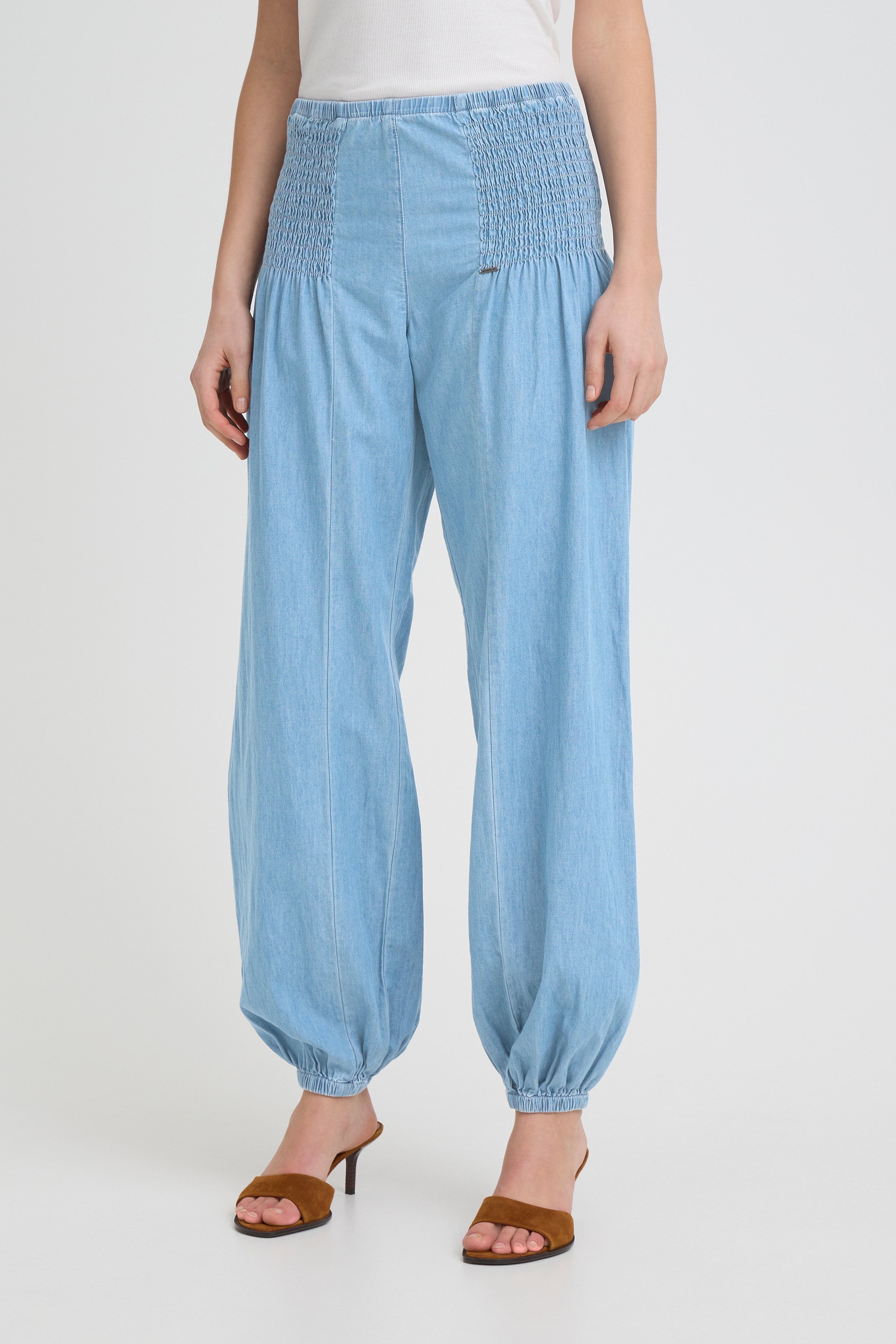 PZJILL Wide Trousers LOOKBOOK FRONT 50200327-200008