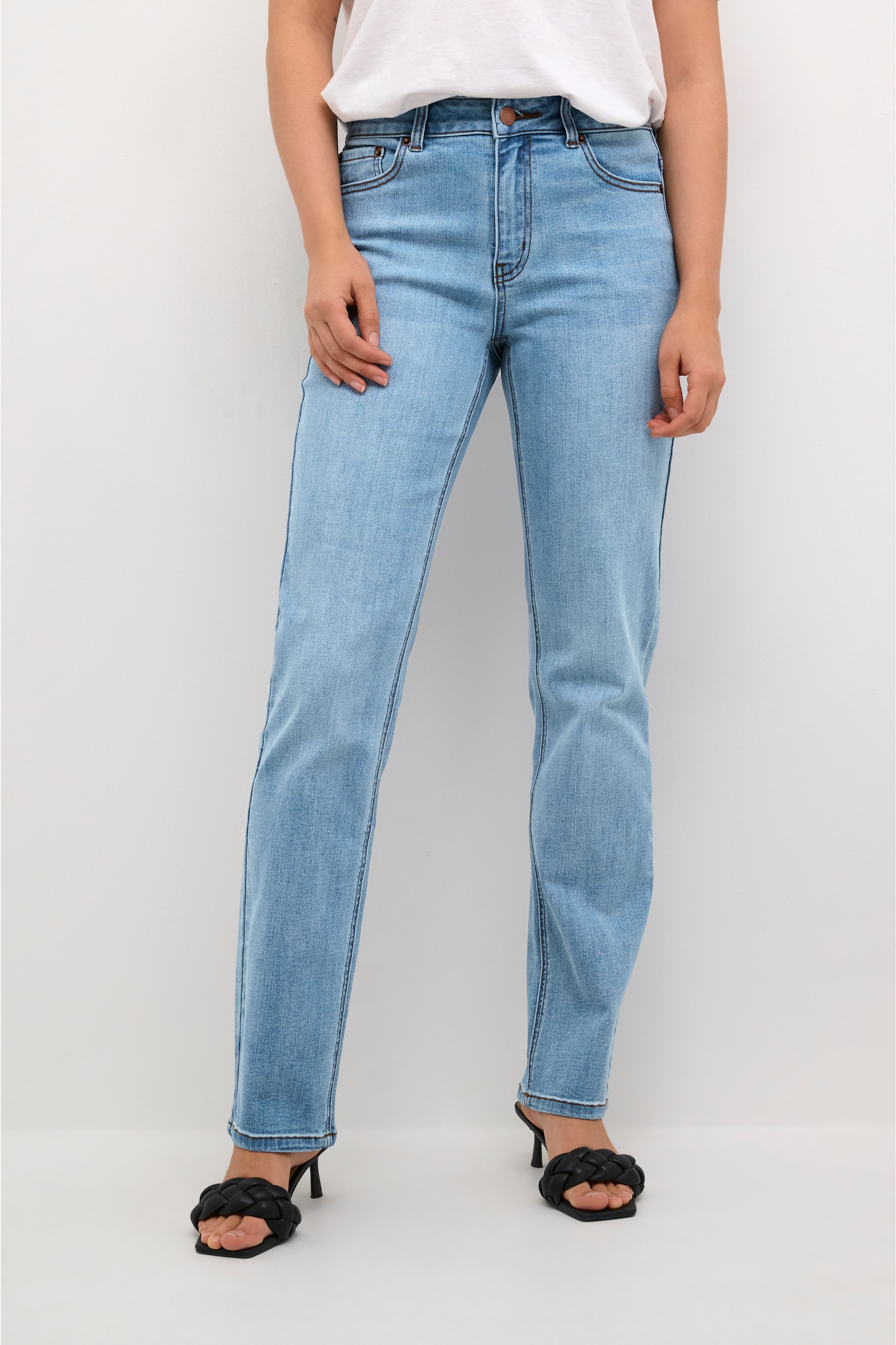 KAsinem Straight Jeans LOOKBOOK FRONT 10508384-101012