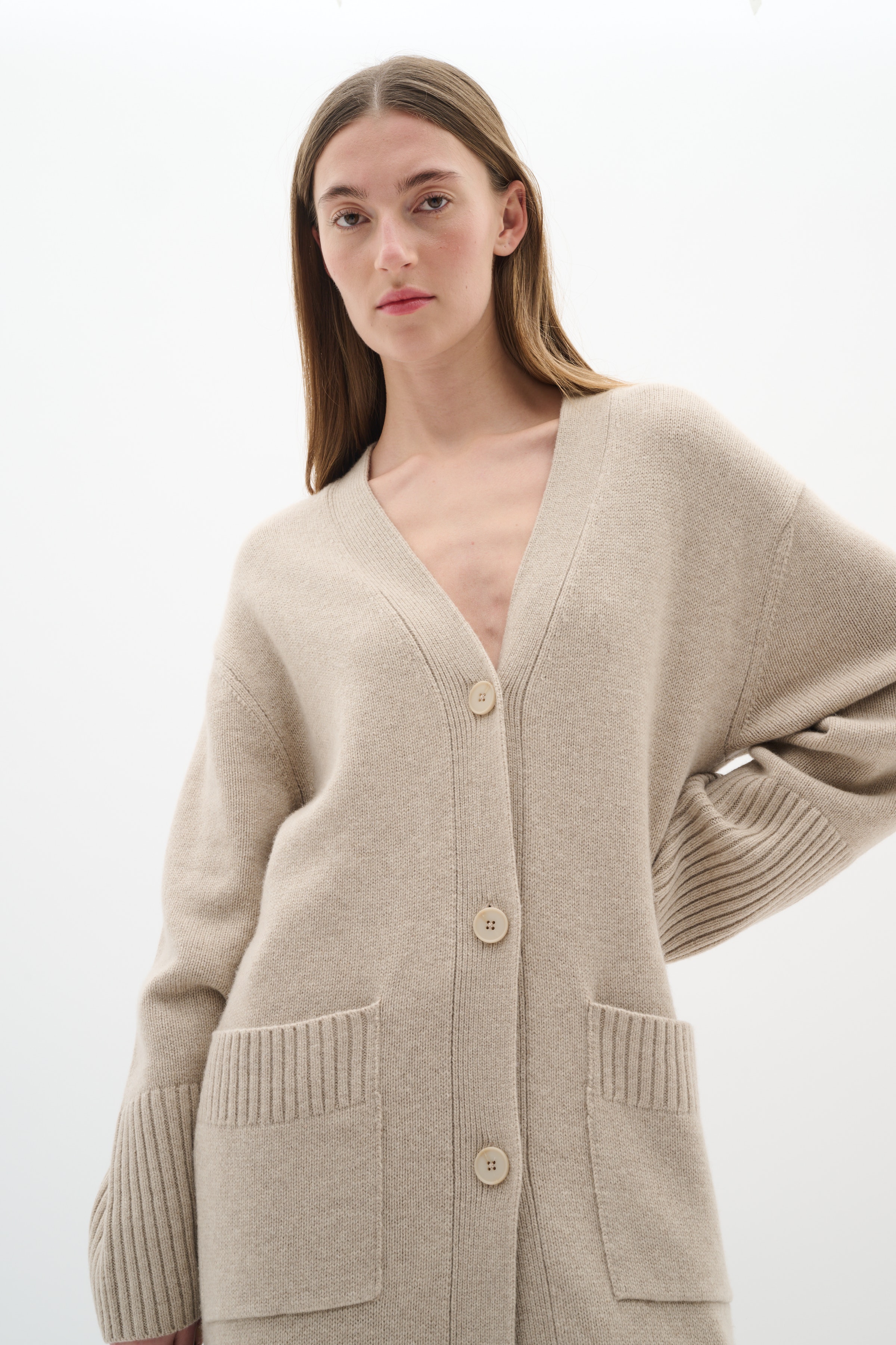 GeaIW Kaxy Cardigan LOOKBOOK FRONT 30110926-1304031