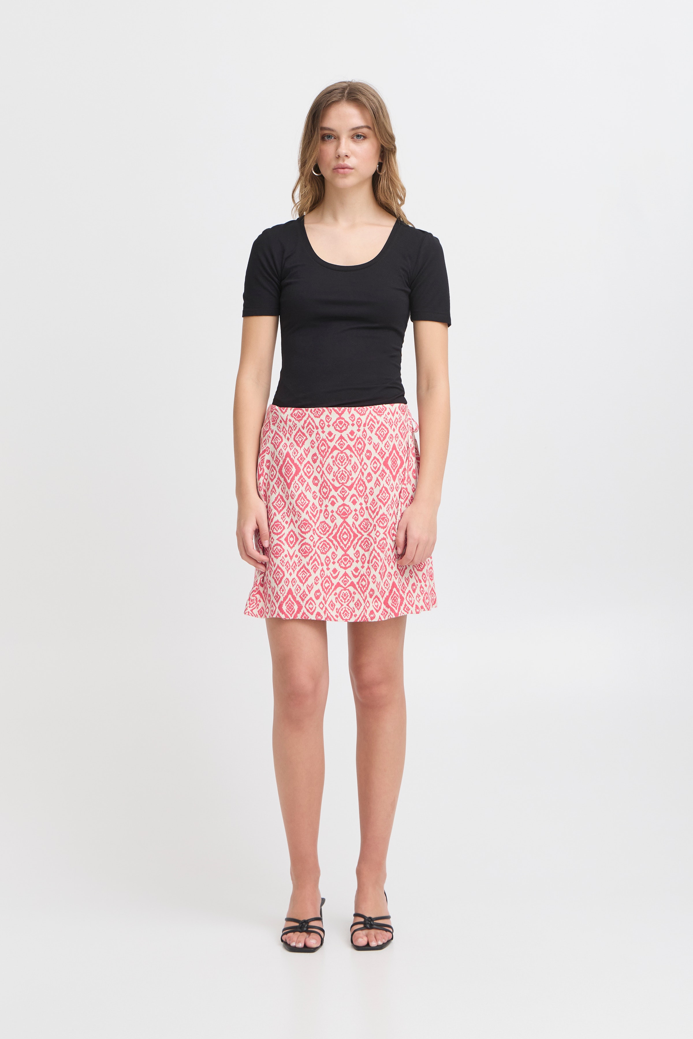 IHLINNO Skjørt LOOKBOOK FRONT 20122916-204433