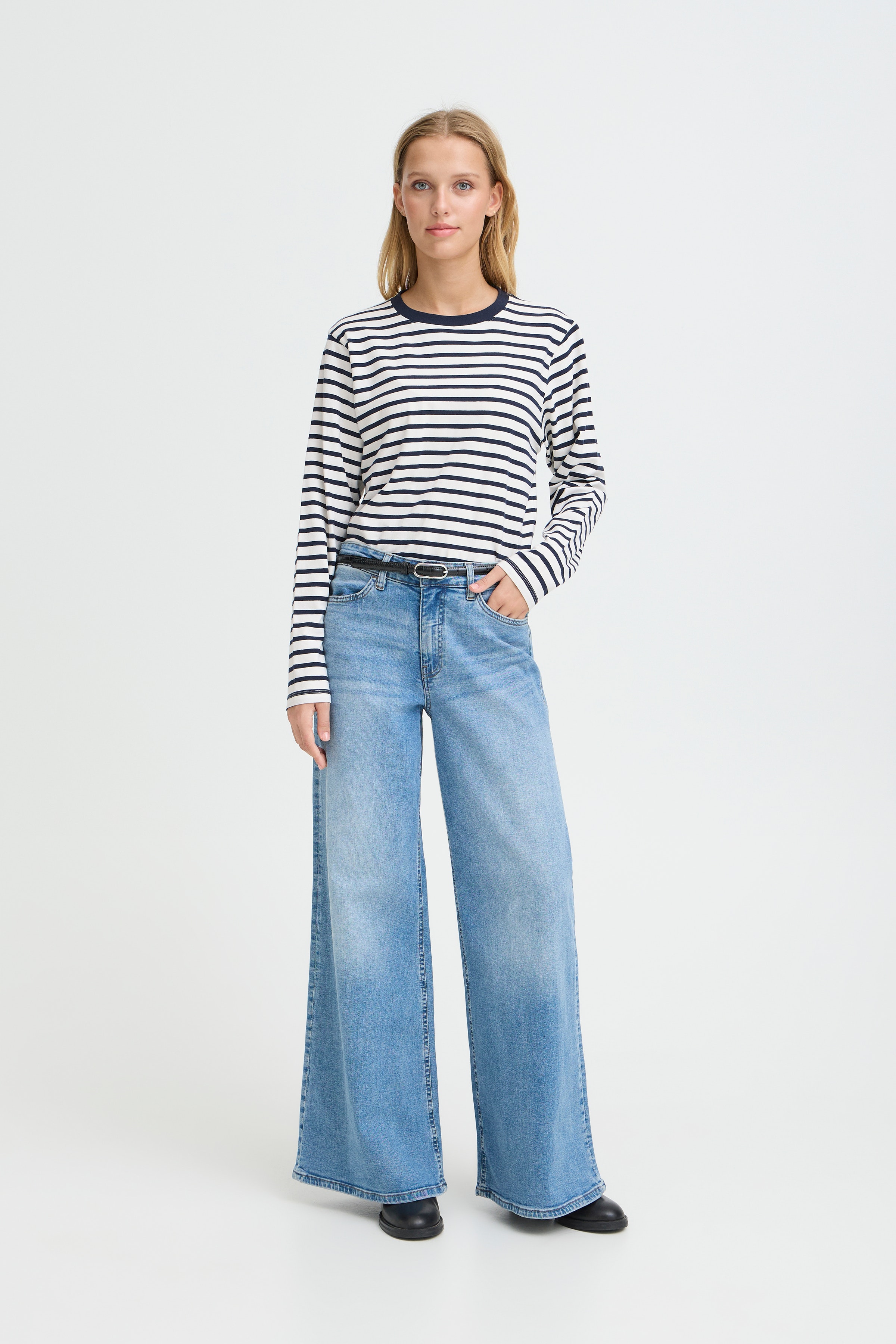 IHMIRA T-shirt LOOKBOOK FRONT 20125009-900003457