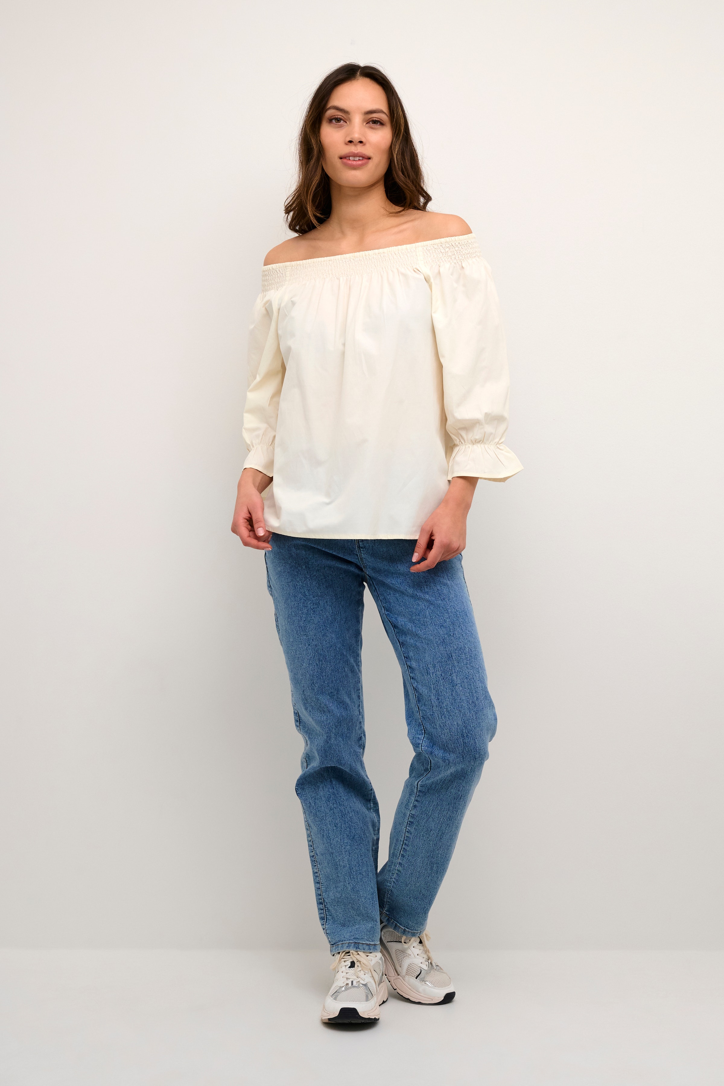 KAkira Blouse LOOKBOOK FRONT 10507419-110601