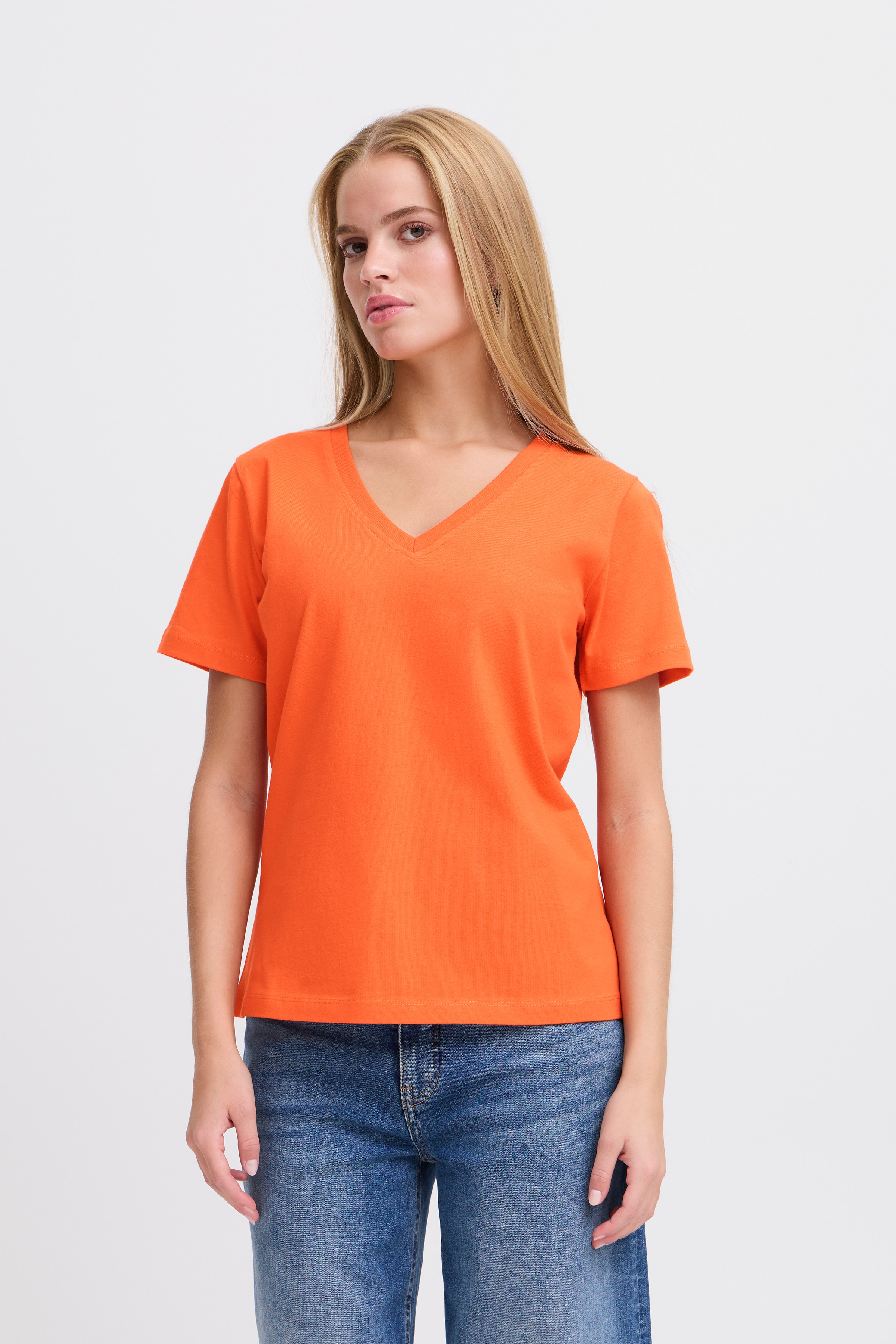 IHPALMER V-neck T-shirt LOOKBOOK FRONT 20120348-171564