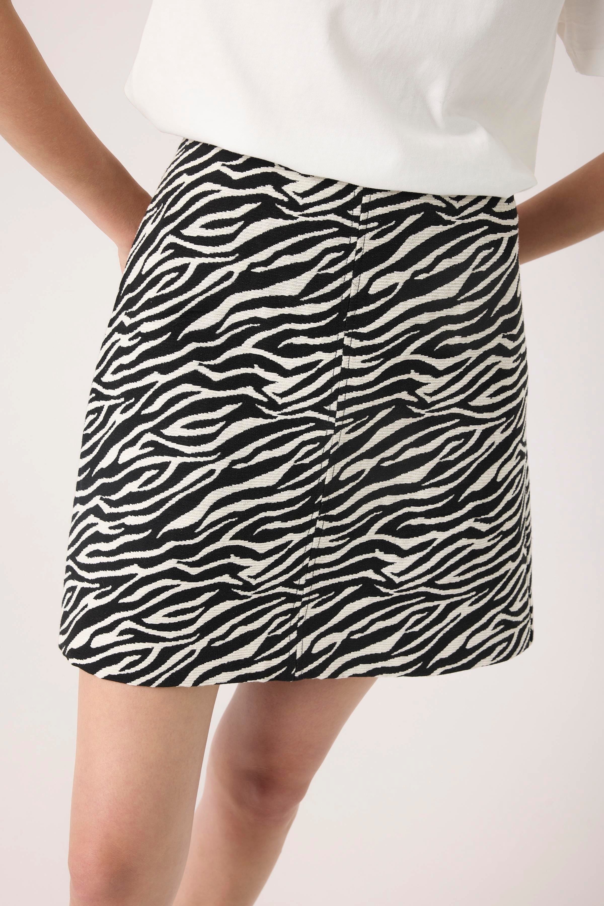 SLDarleen Rock LOOKBOOK DETAIL 30408703-304329