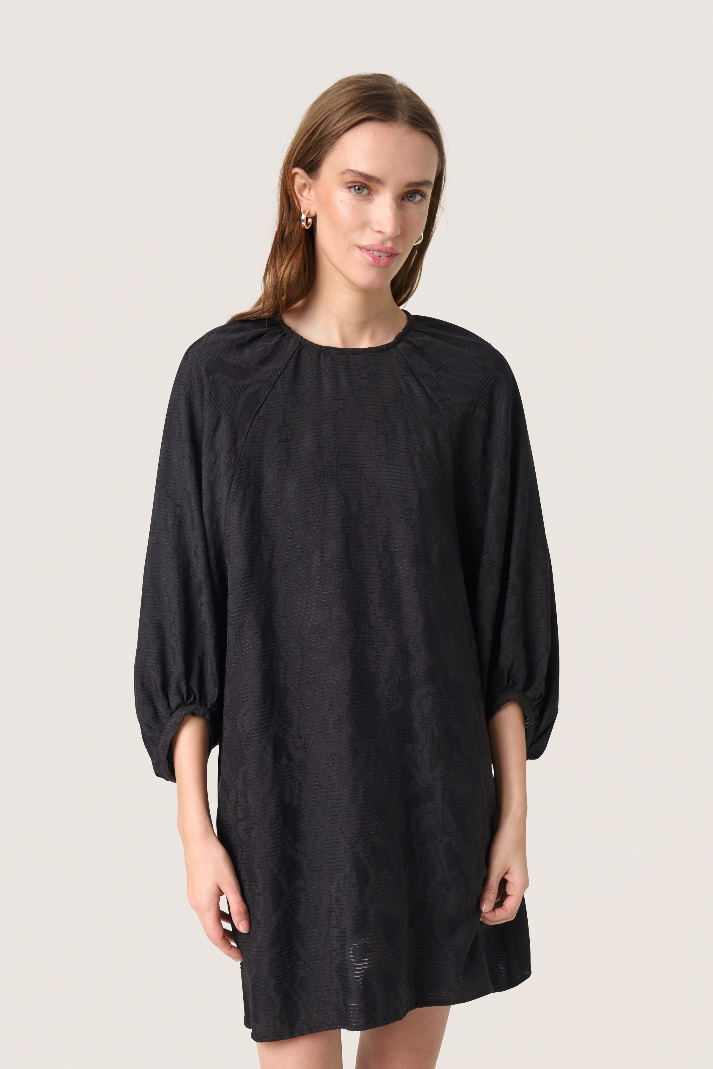 SLAmelina Klänning LOOKBOOK FRONT 30408426-194008