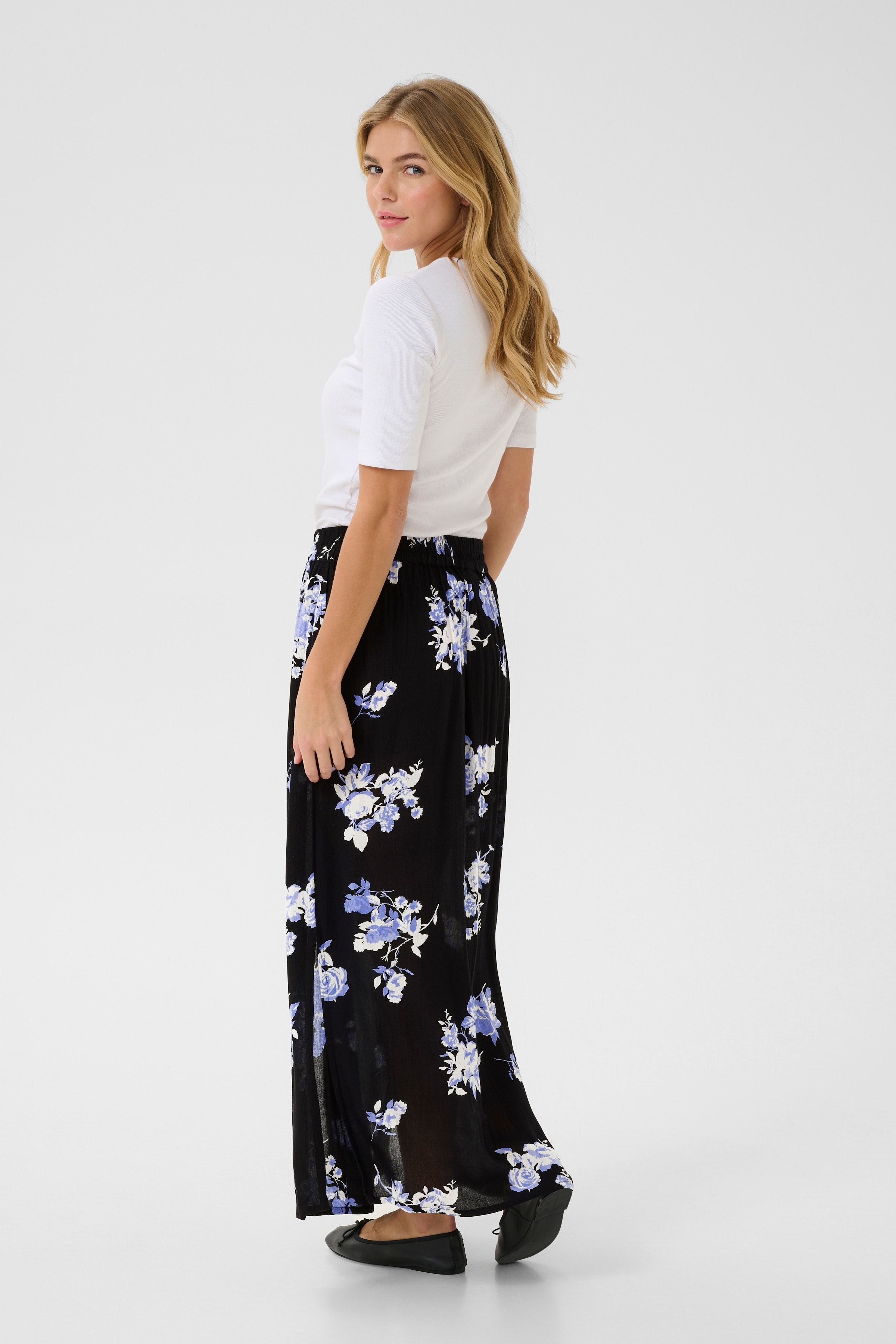 KAedita Skirt LOOKBOOK BACK 10509813-107339