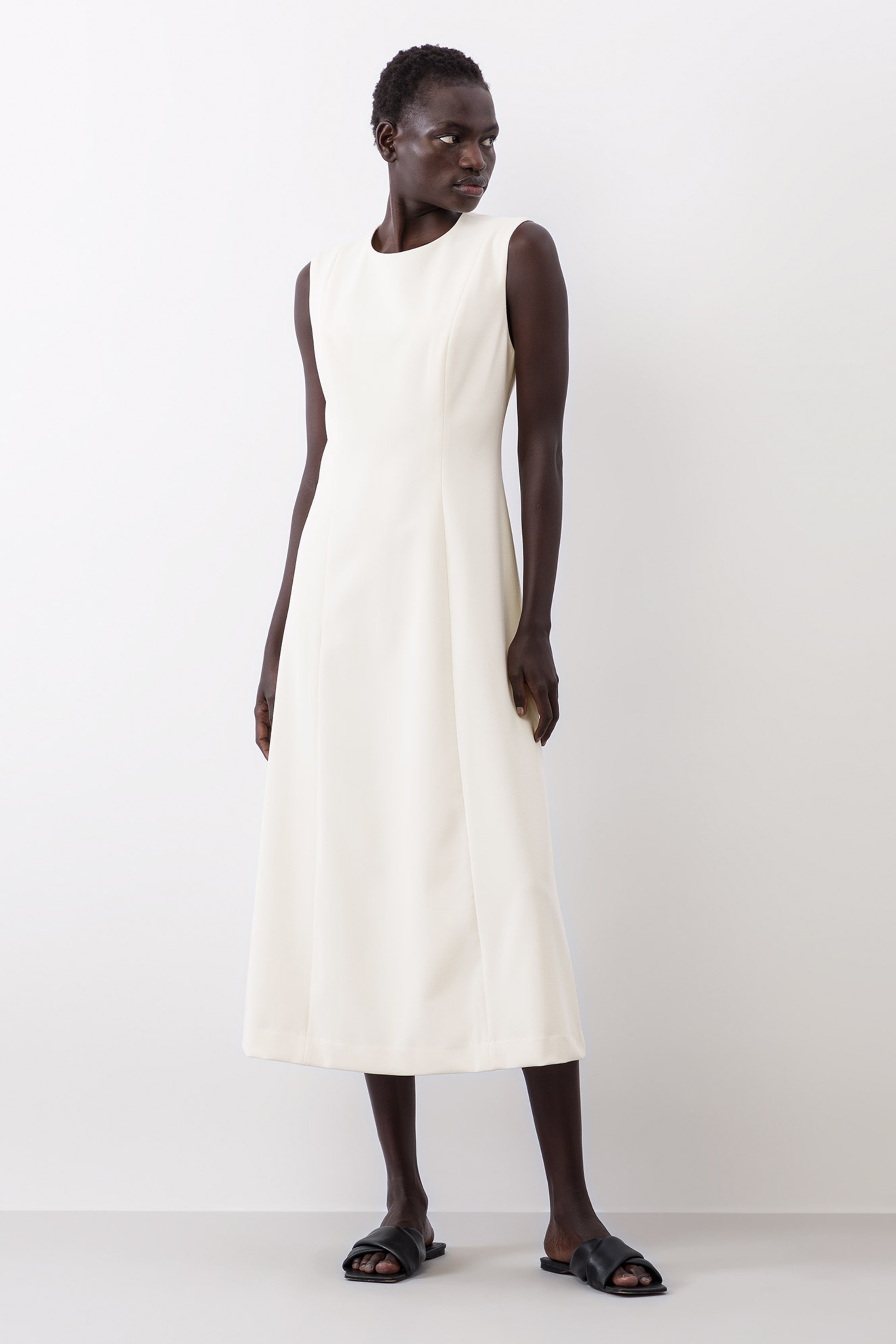 DELPHINE Kjole LOOKBOOK FRONT 30600256-WH011