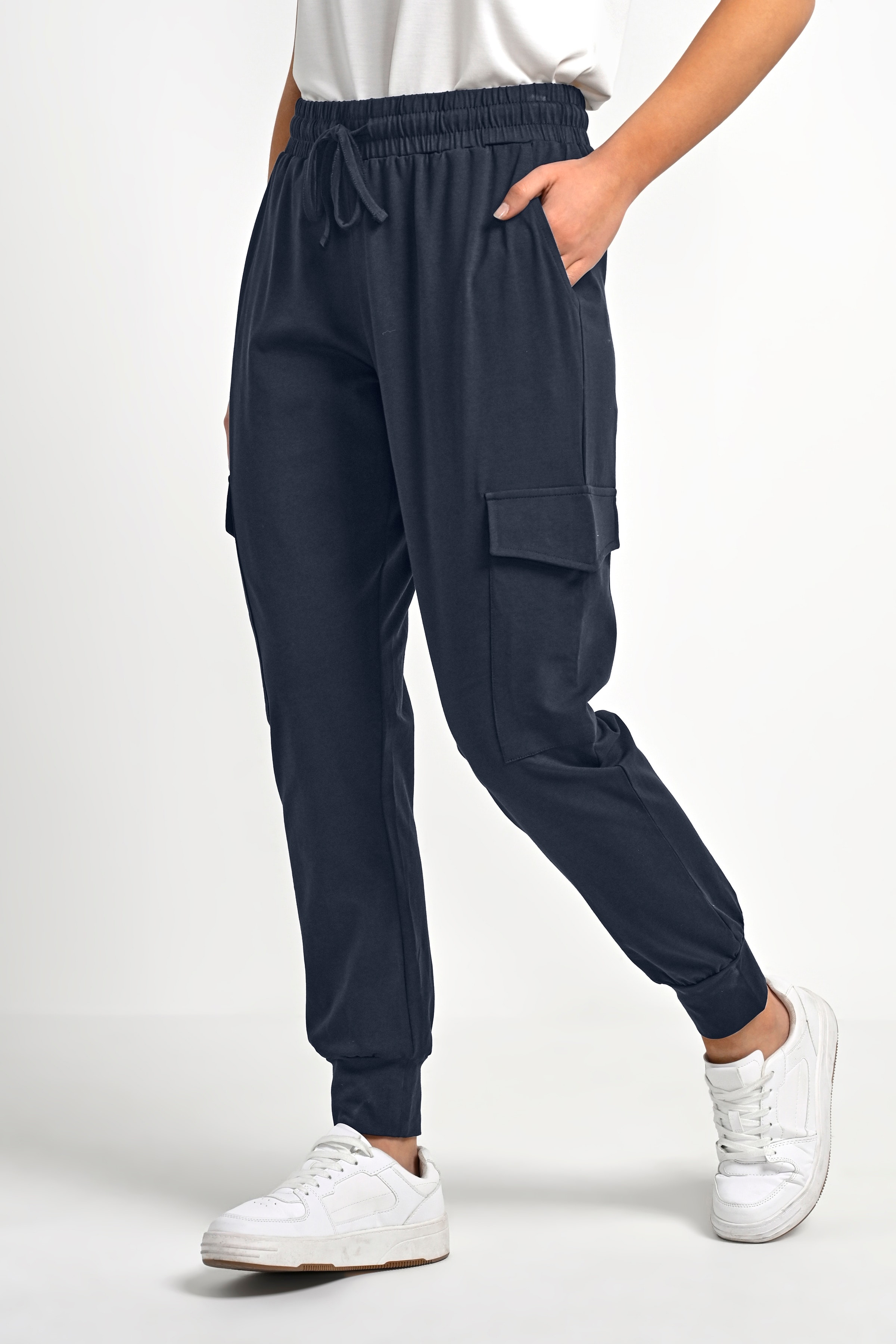 KAsiggi Hose LOOKBOOK FRONT 10504297-52737