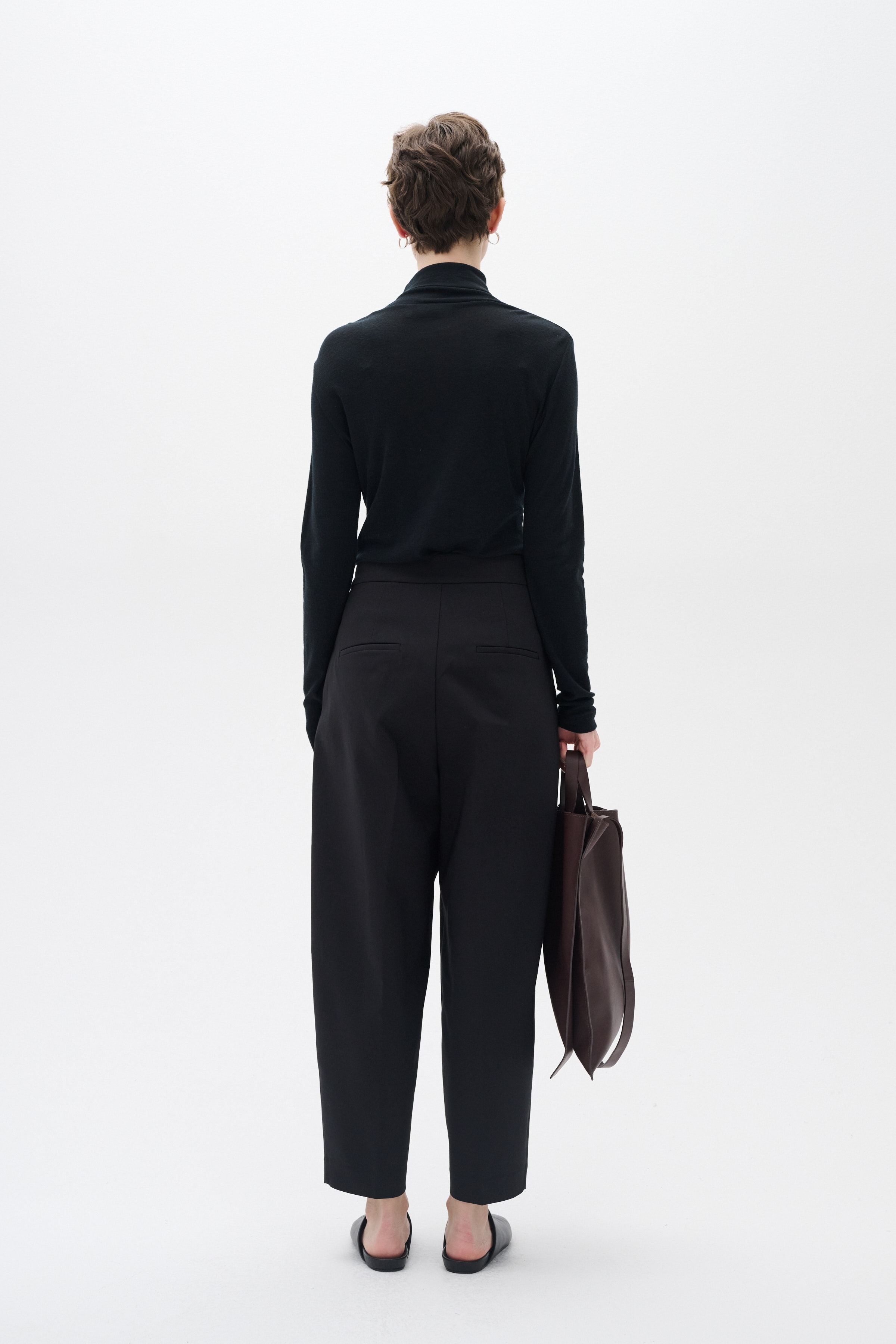 ZellaIW Barrel Trousers LOOKBOOK BACK 30107207-194008