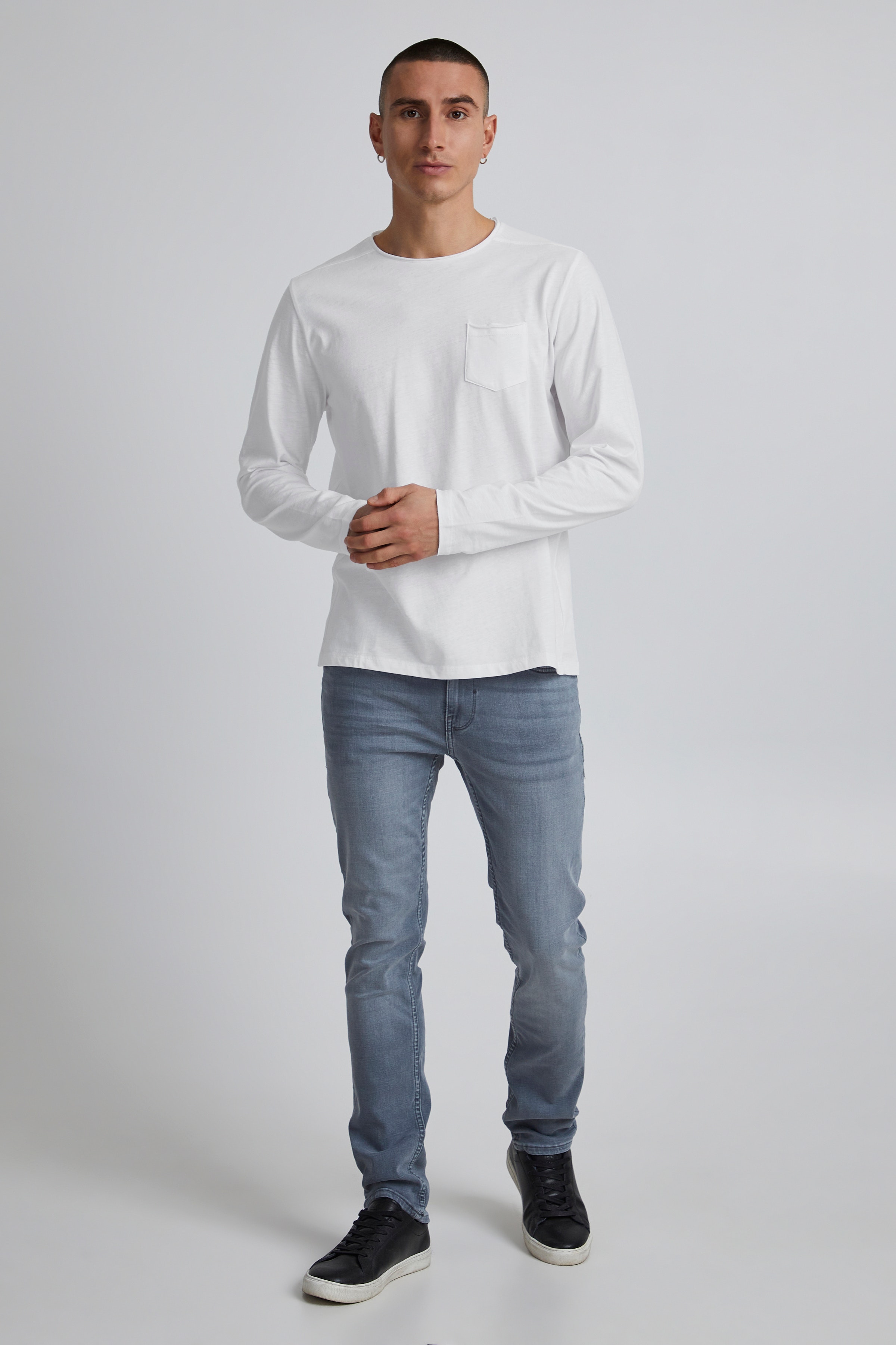 Long sleeved T-shirt LOOKBOOK FRONT 20703060-70002