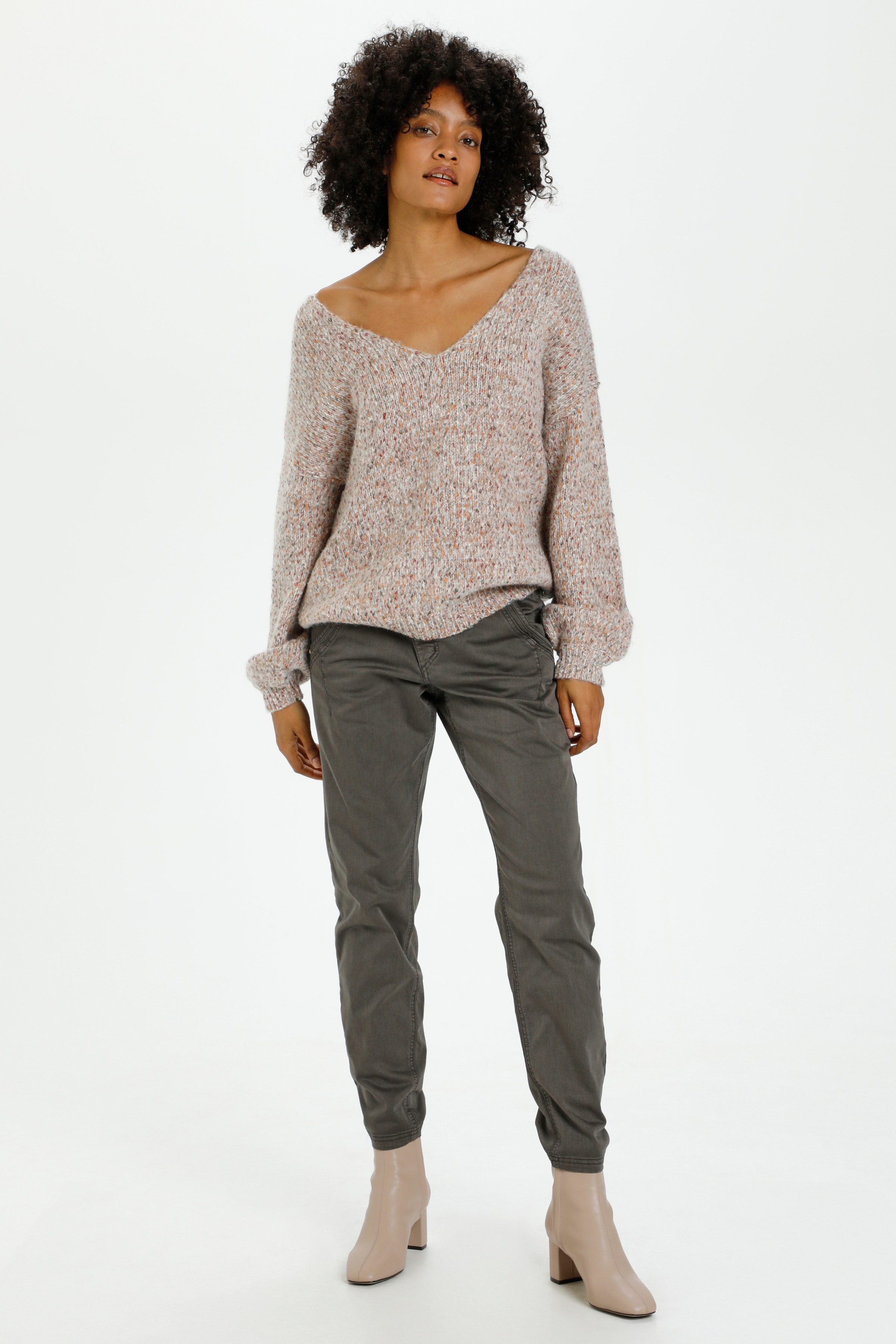 CRKiara Stickad cardigan LOOKBOOK FRONT 10608635-101679