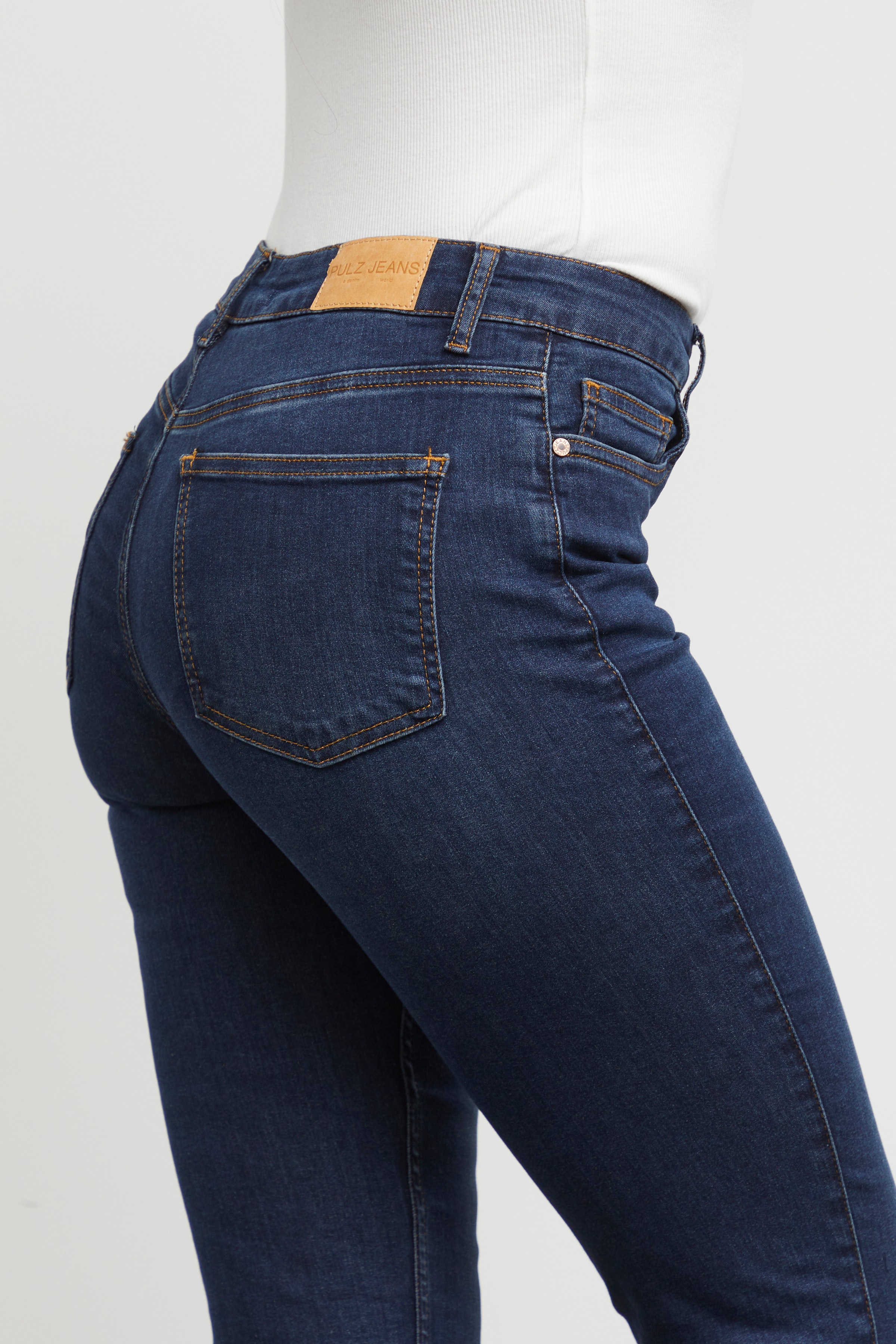 PZEMMA HW Jeans Medium Straight Leg LOCATION NONE 50206336-200002