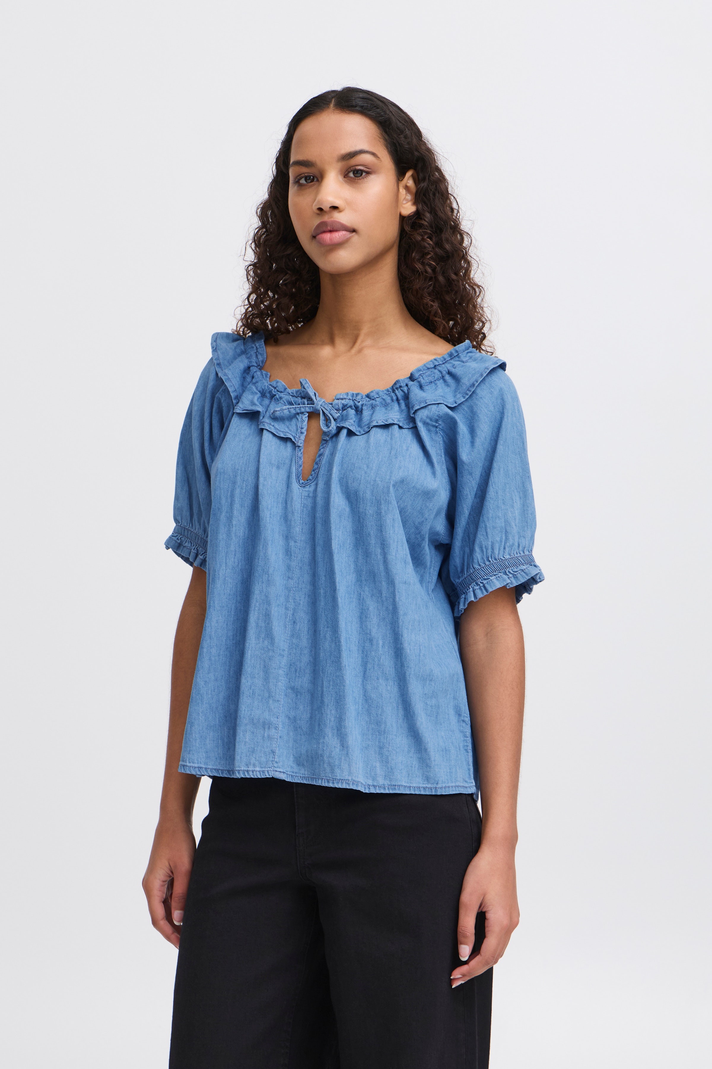 IHBARCY Kortærmet bluse LOOKBOOK FRONT 20122683-204346