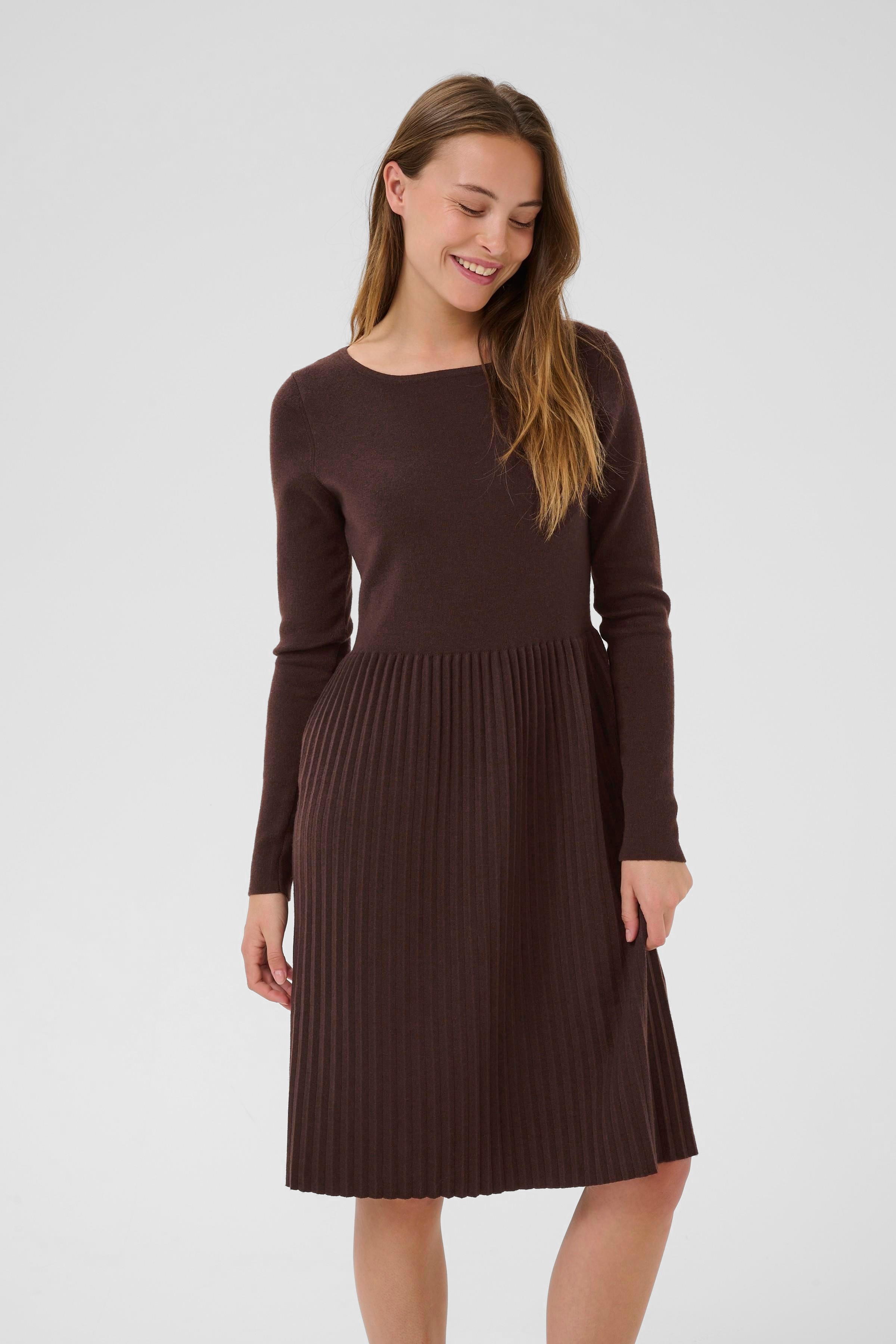 CUluci Strickkleid LOOKBOOK FRONT 50111749-190915