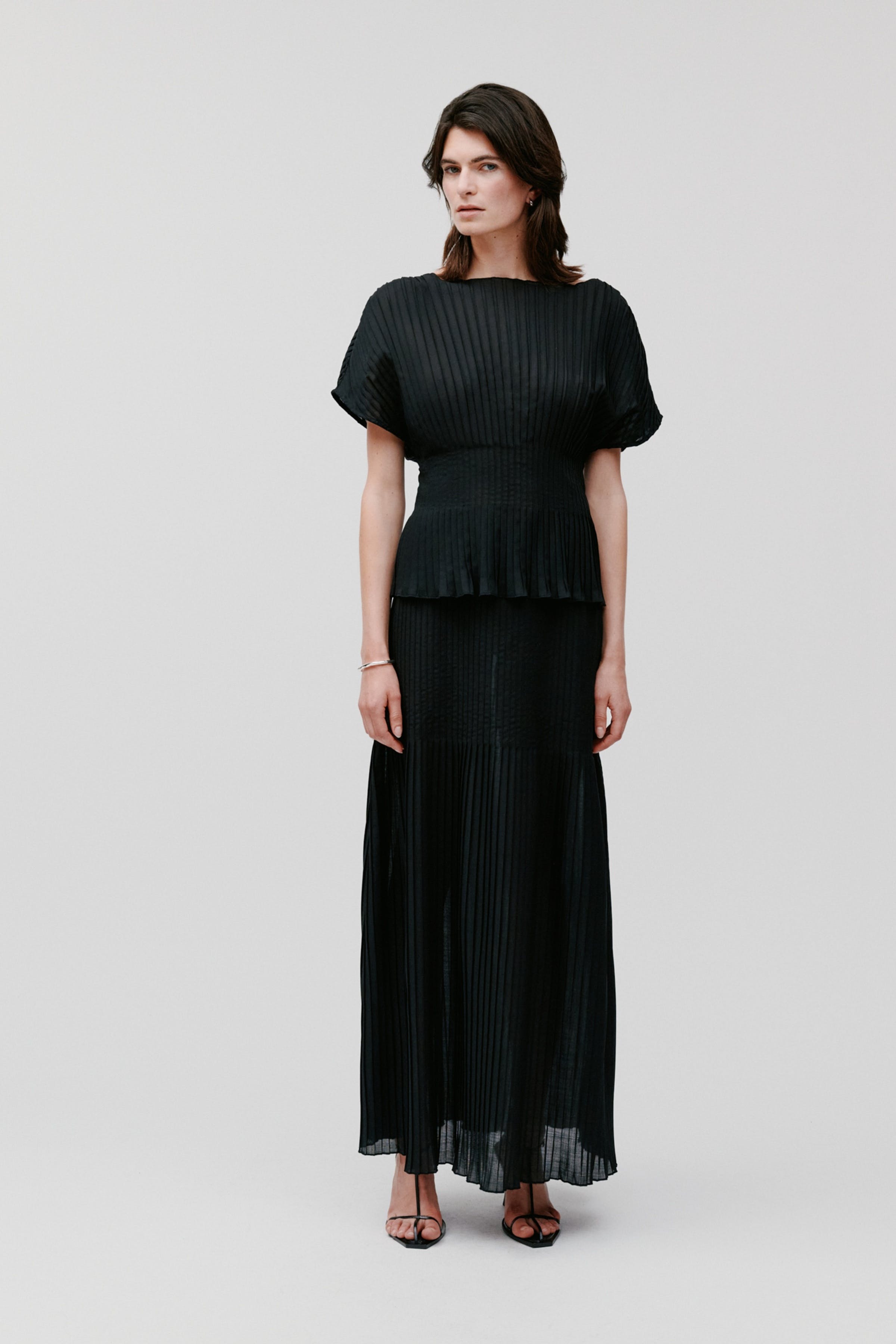 TAYE Top LOOKBOOK FRONT 30600736-BK999