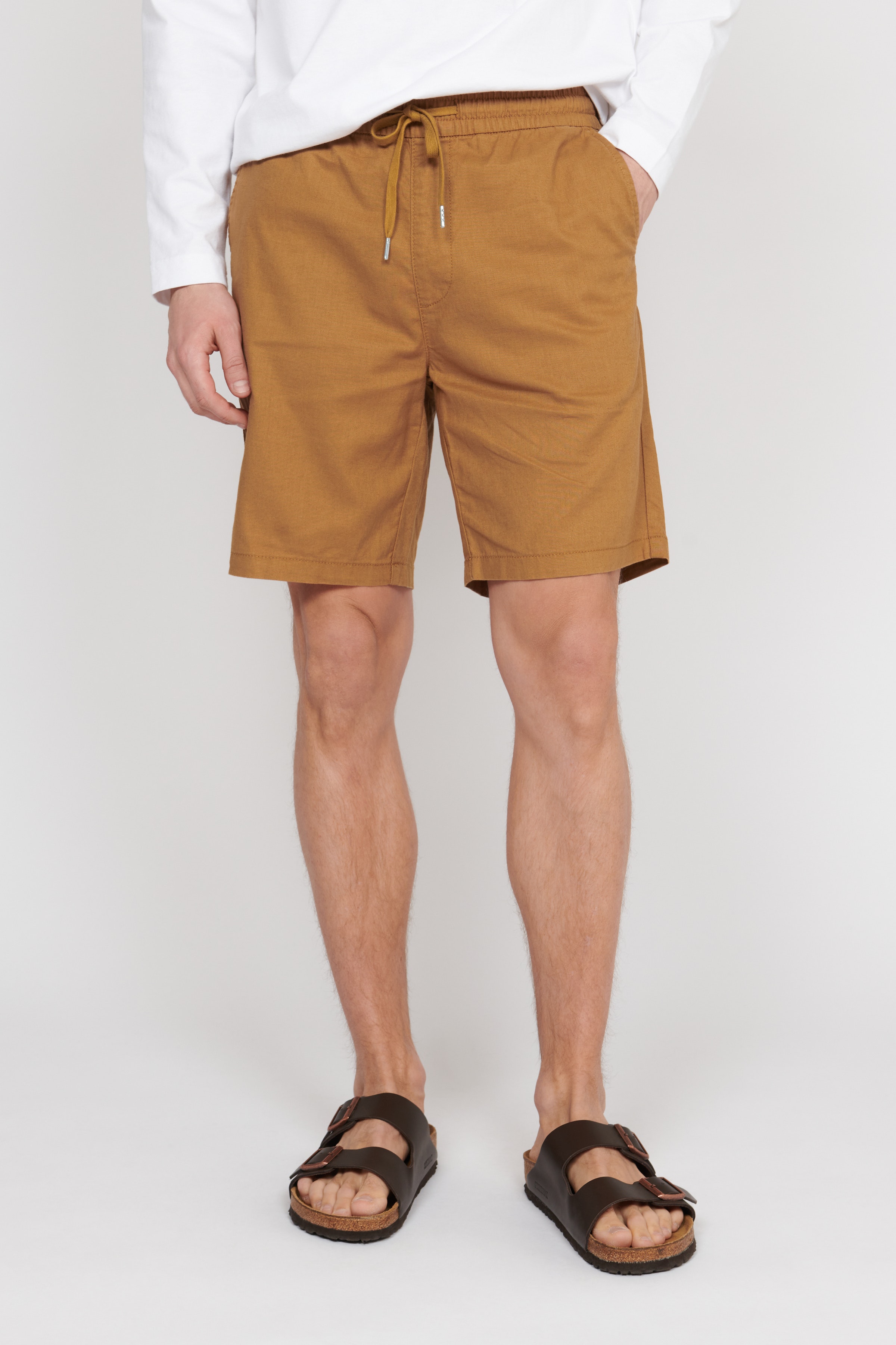 MAbarton linen shorts LOOKBOOK FRONT 30206032-171128