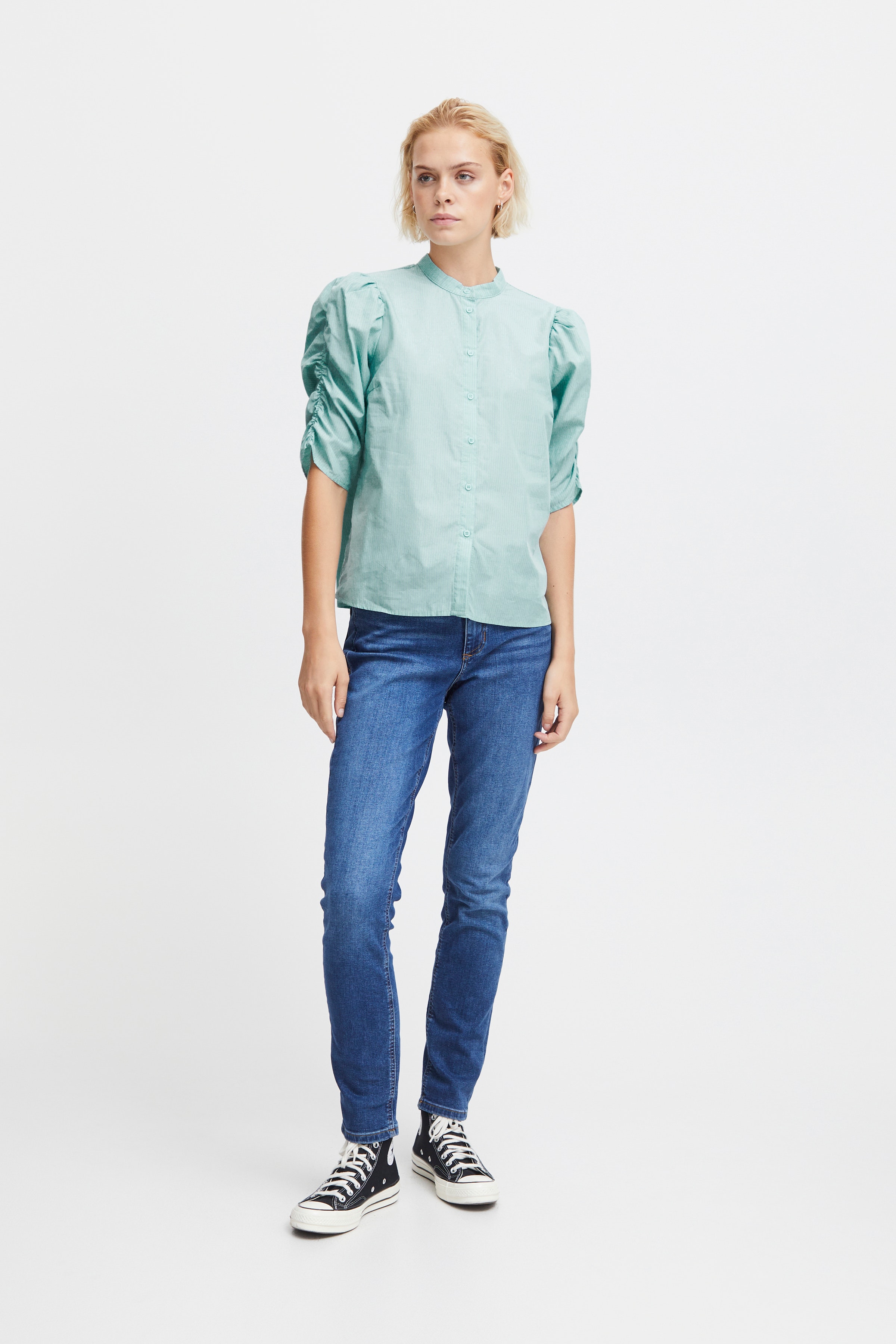 Kortermet bluse LOOKBOOK FRONT 20121475-203302