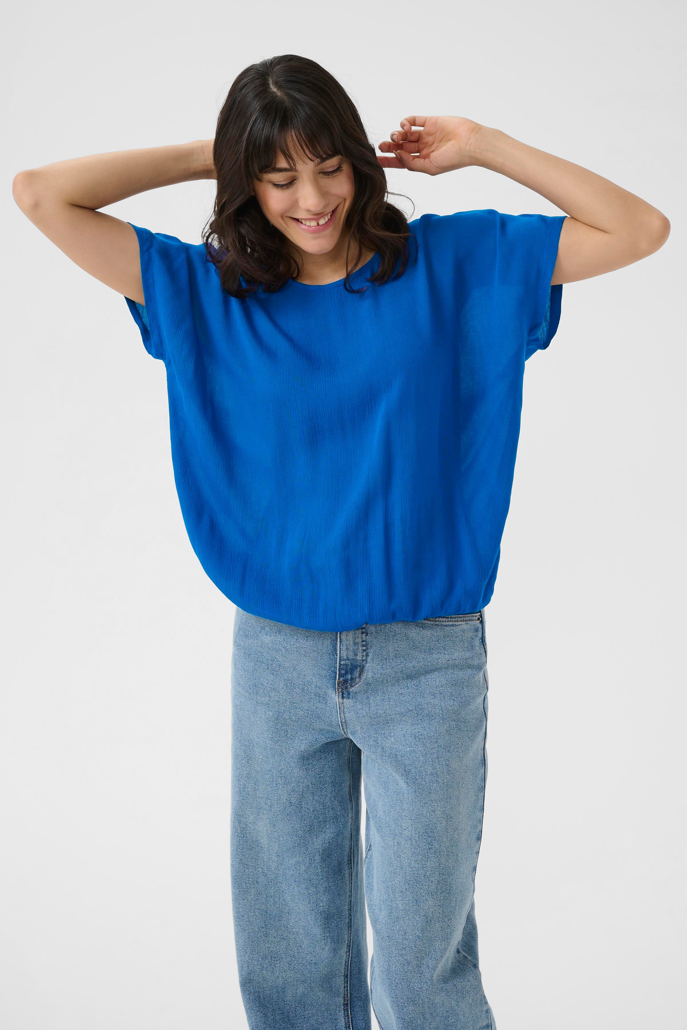 KAamber Blouse LOOKBOOK FRONT 10500781-193952